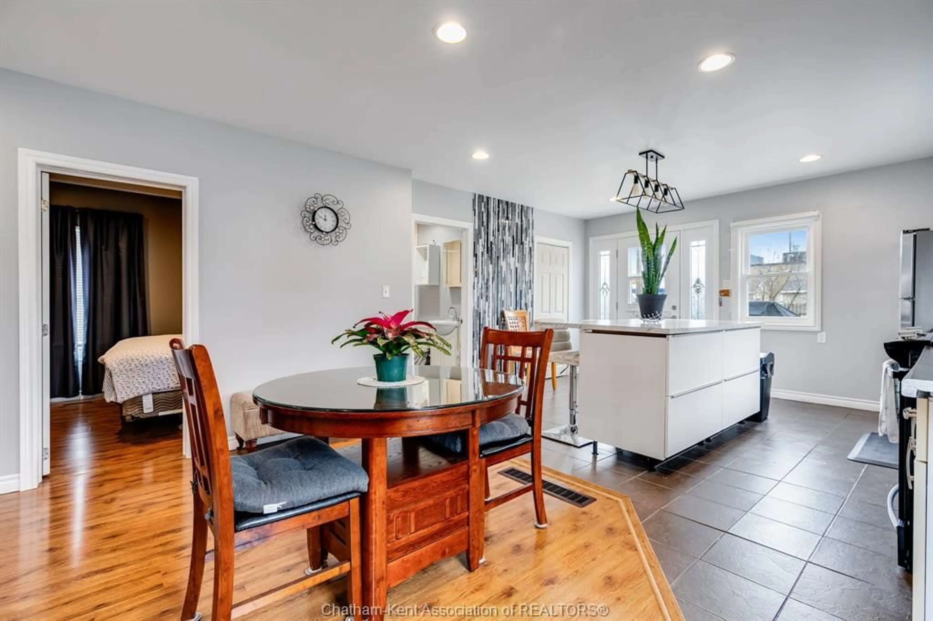 Open concept kitchen, unknown for 5 Dufferin St, Tilbury Ontario N0P 2L0