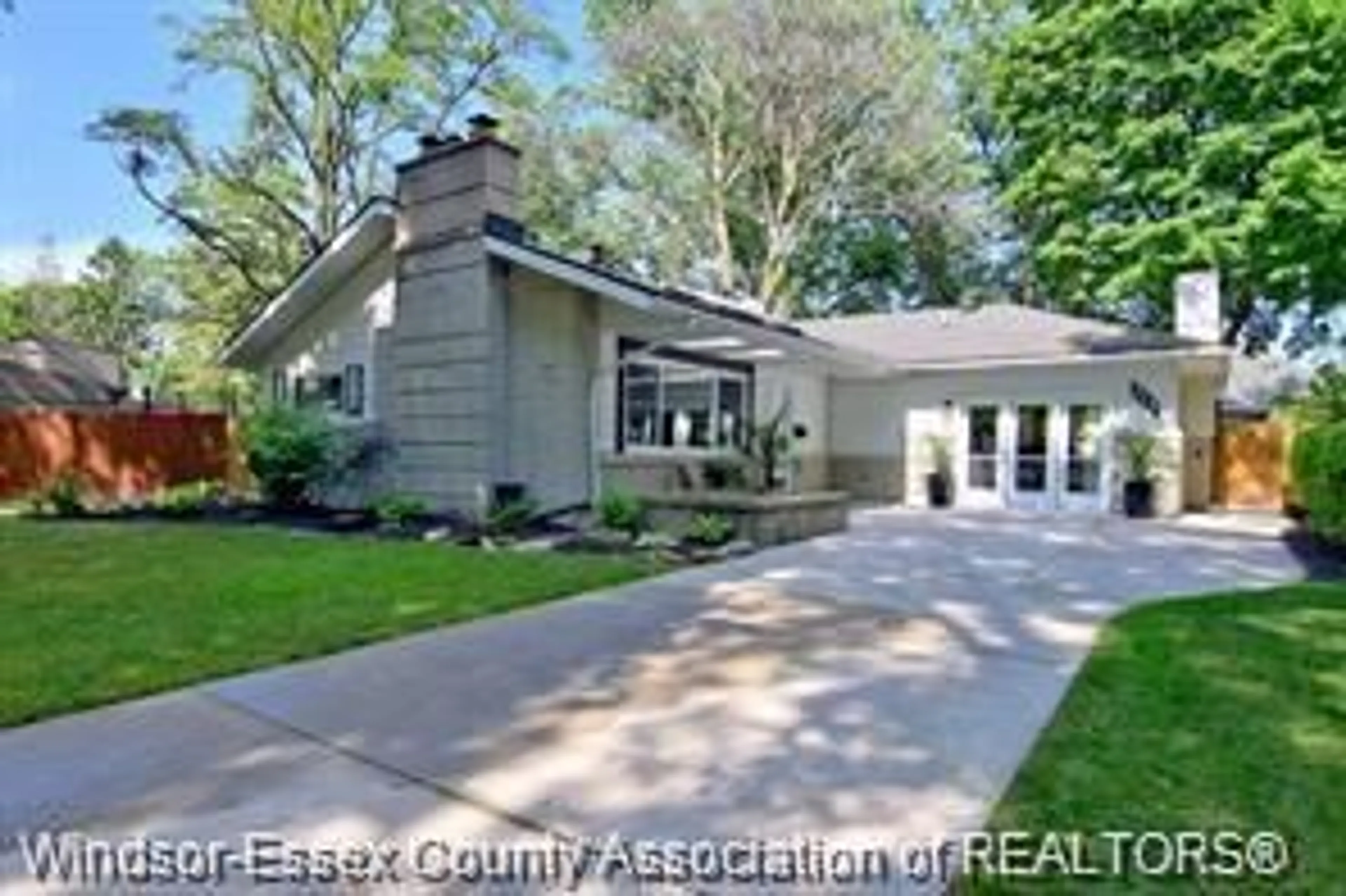 Unknown for 112 CLOVELLY Rd, Tecumseh Ontario N8N 1G1