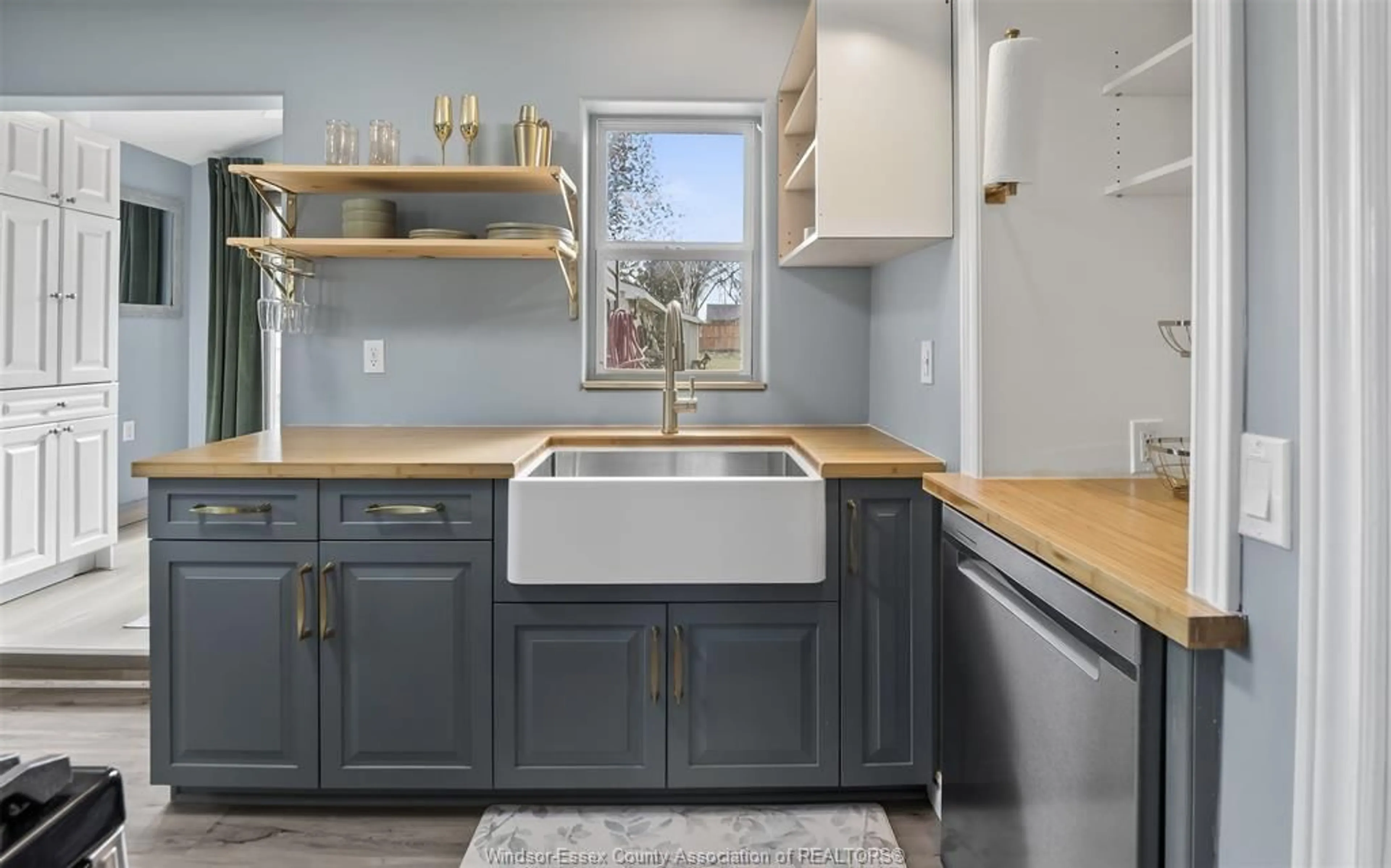 Open concept kitchen, unknown for 480 JACKSON ST, Essex Ontario N0R 1G0