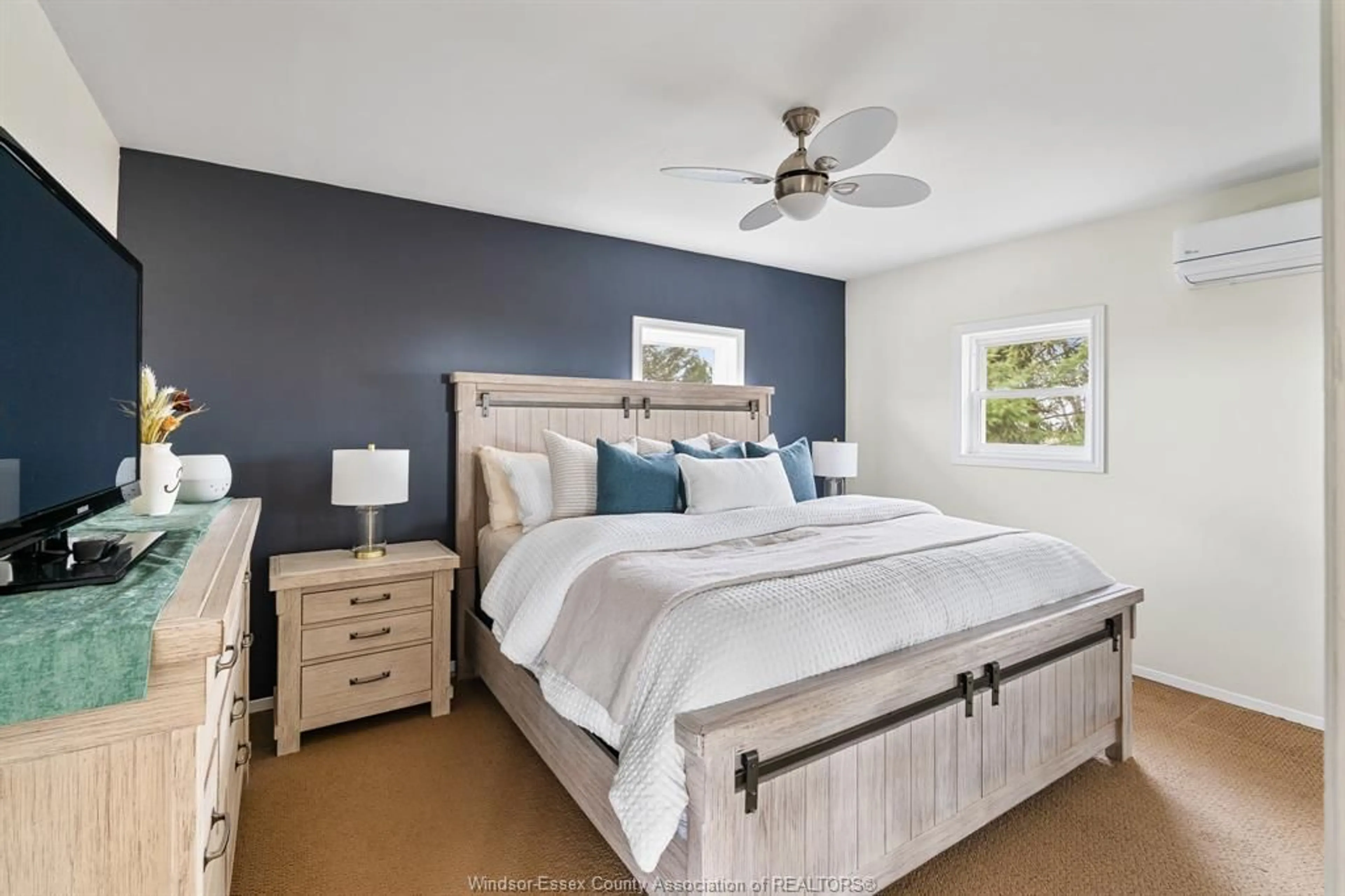 Bedroom with bed, unknown for 3015 COUNTY RD 46, Lakeshore Ontario N0R 1R0