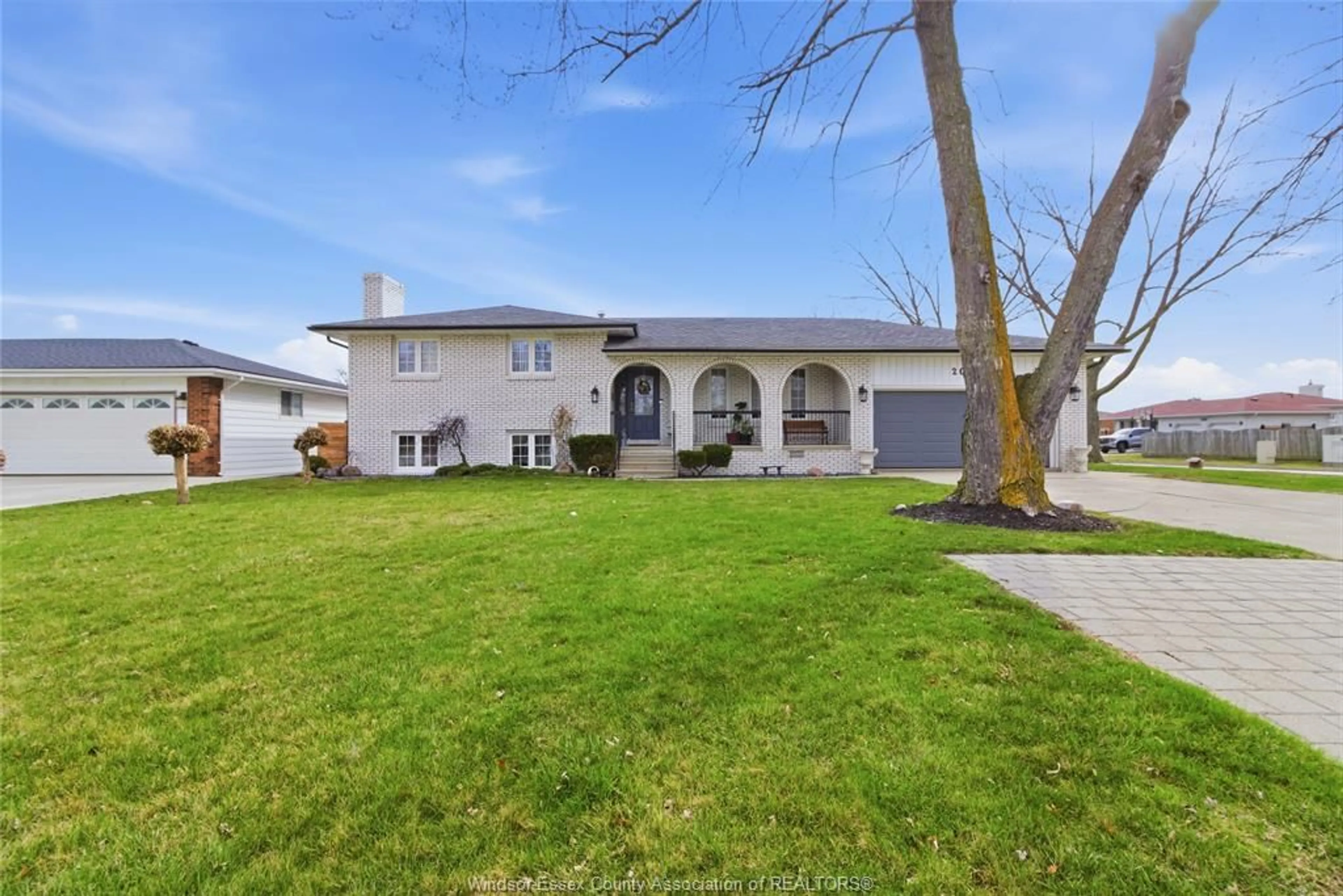 A pic from outside/outdoor area/front of a property/back of a property/a pic from drone, street for 2010 LESPERANCE Rd, Tecumseh Ontario N8N 2N4