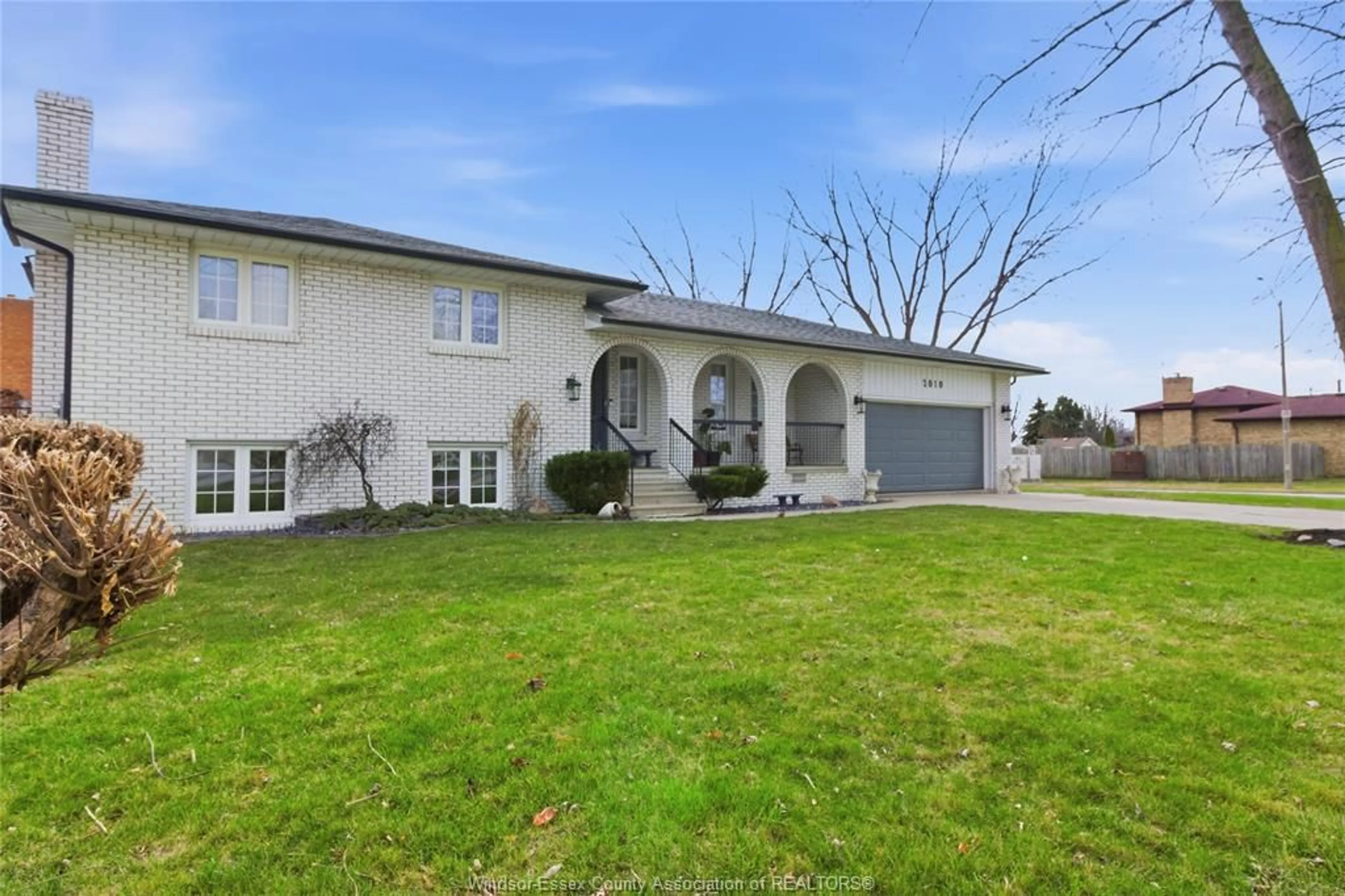 A pic from outside/outdoor area/front of a property/back of a property/a pic from drone, street for 2010 LESPERANCE Rd, Tecumseh Ontario N8N 2N4