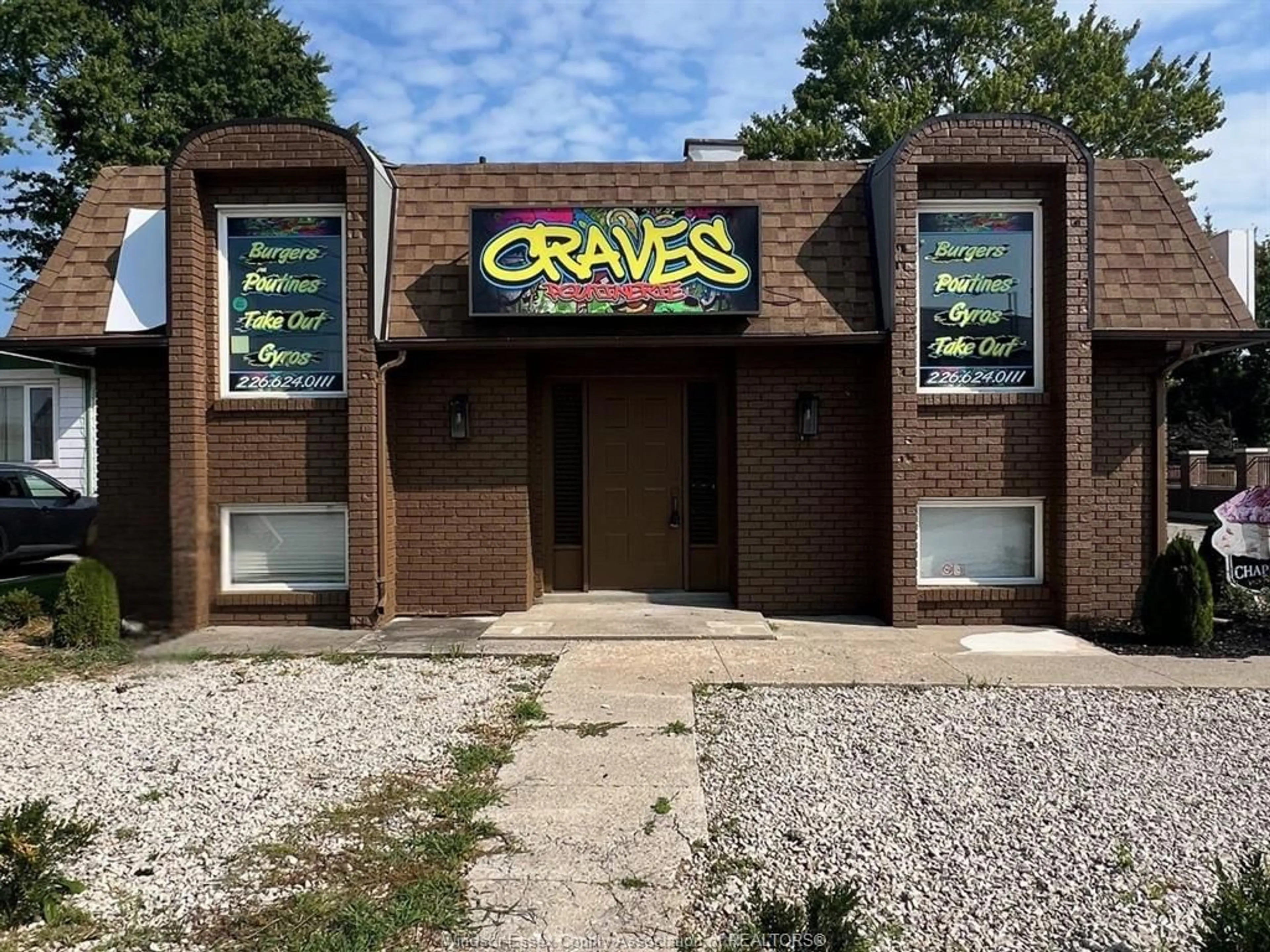 Indoor foyer for 581 BROADWAY, Belle River Ontario N0R 1A0