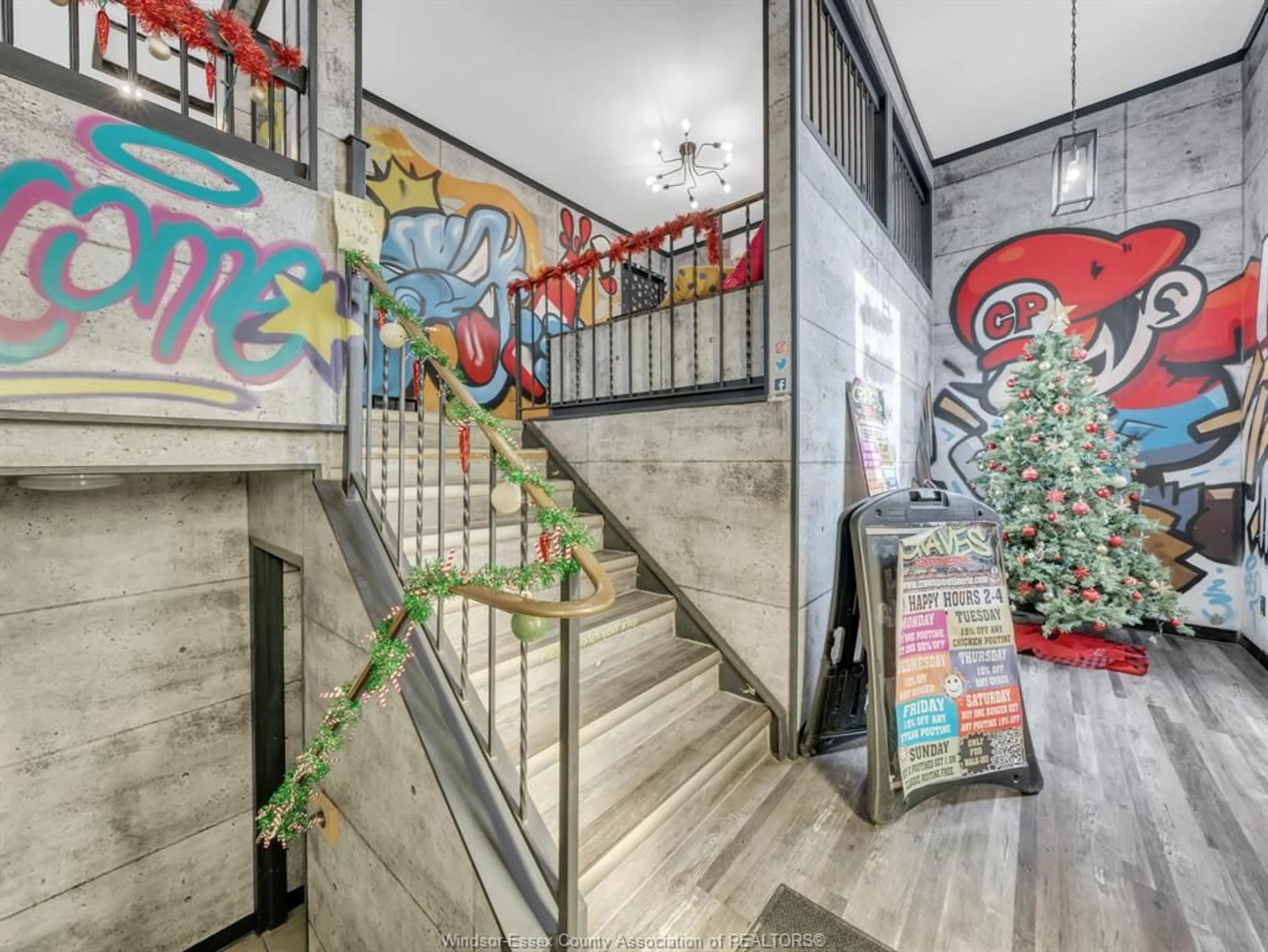 Indoor foyer for 581 BROADWAY, Belle River Ontario N0R 1A0