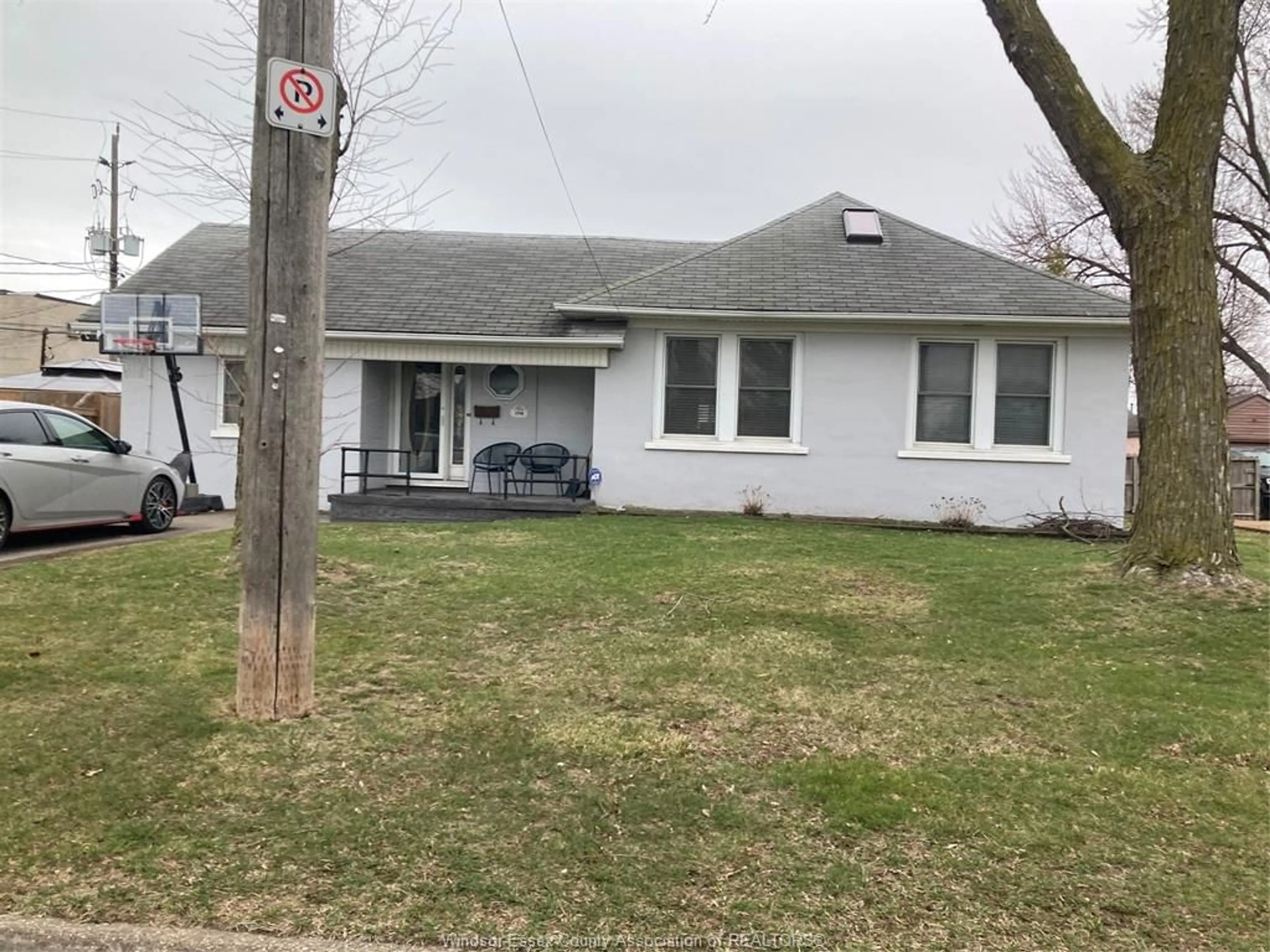 Unknown for 2348 ARTHUR, Windsor Ontario N8W 3E9