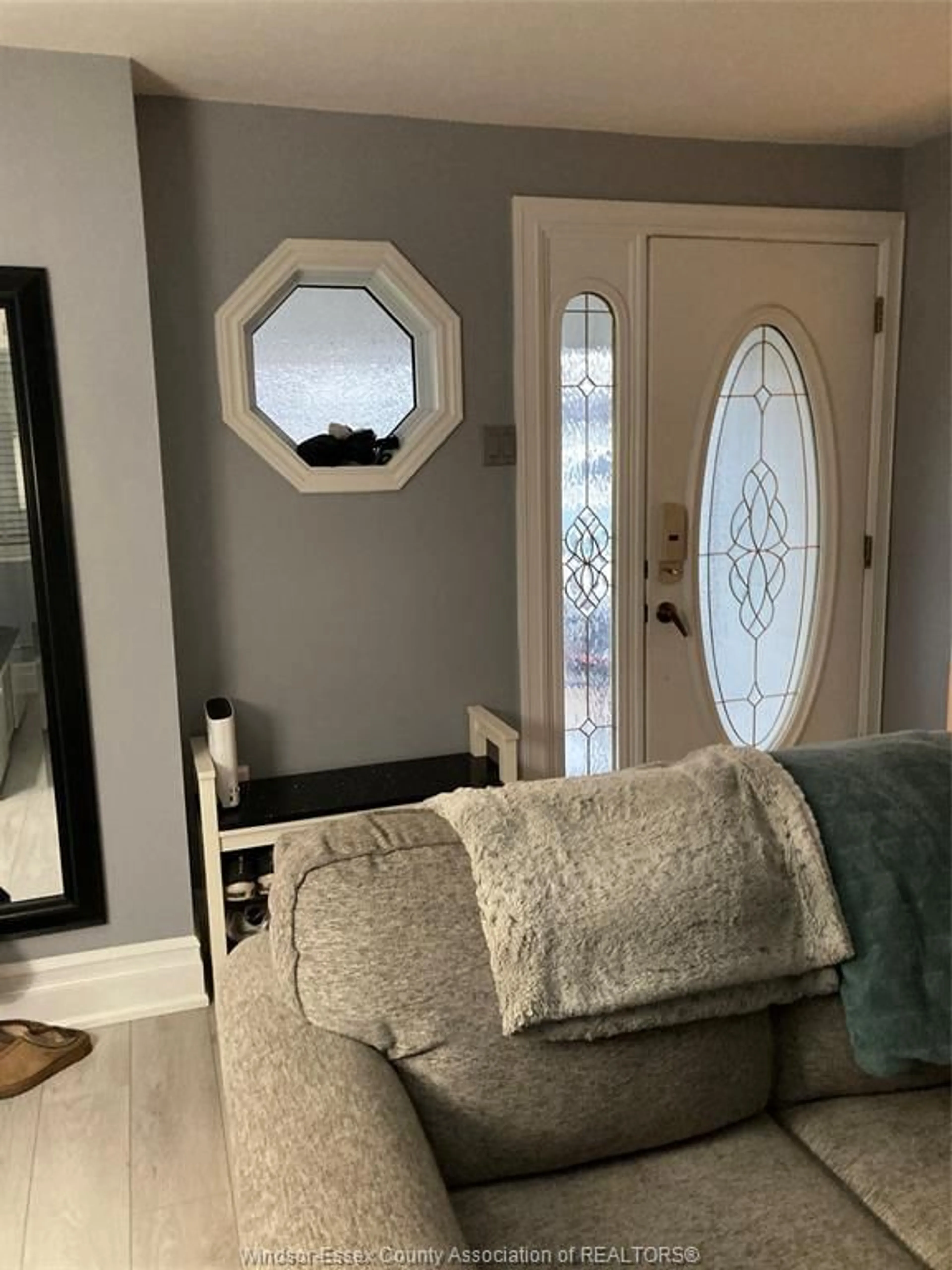 Indoor entryway for 2348 ARTHUR, Windsor Ontario N8W 3E9