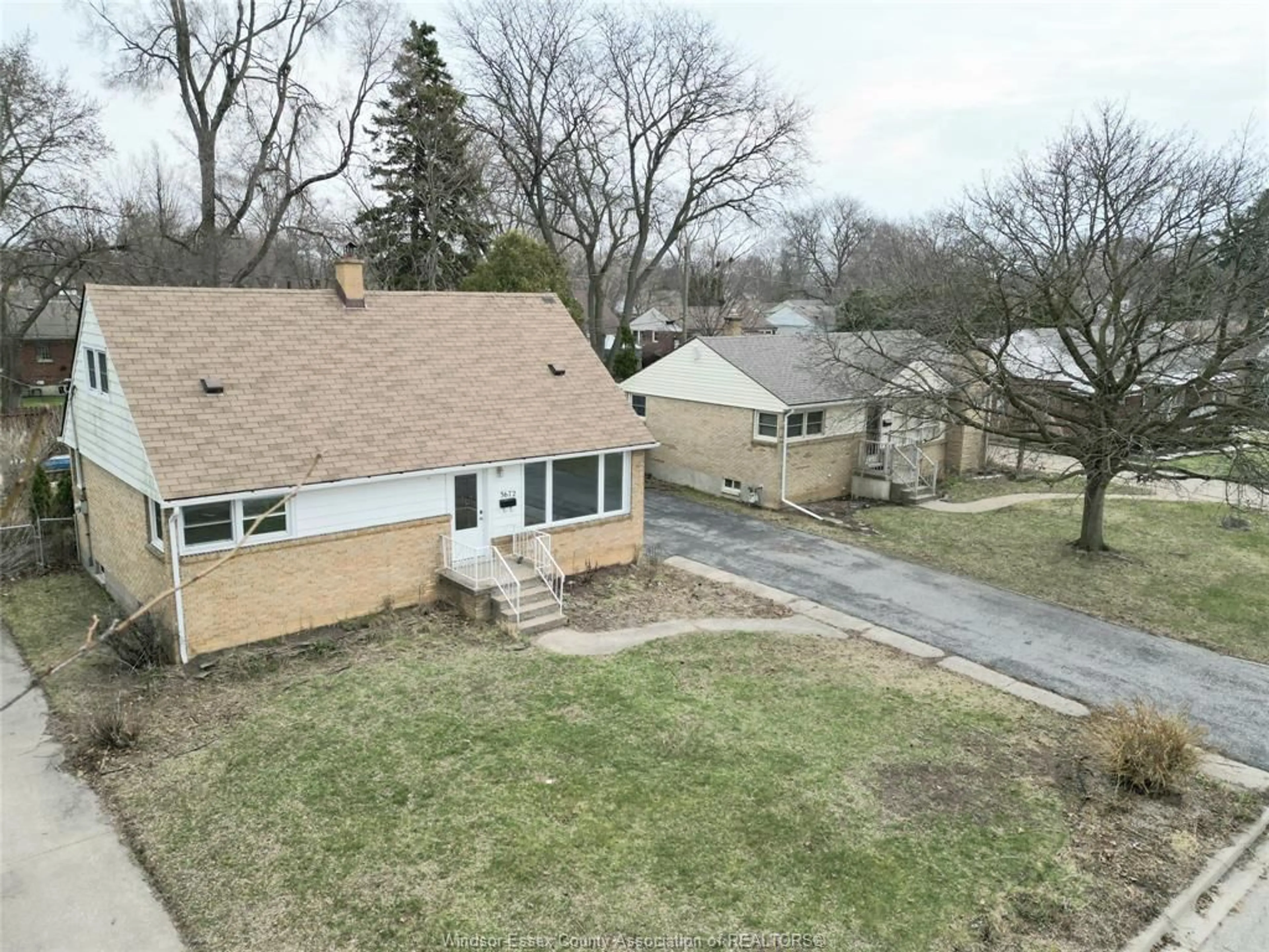 A pic from outside/outdoor area/front of a property/back of a property/a pic from drone, street for 3672 MORRIS Dr, Windsor Ontario N9E 2K7
