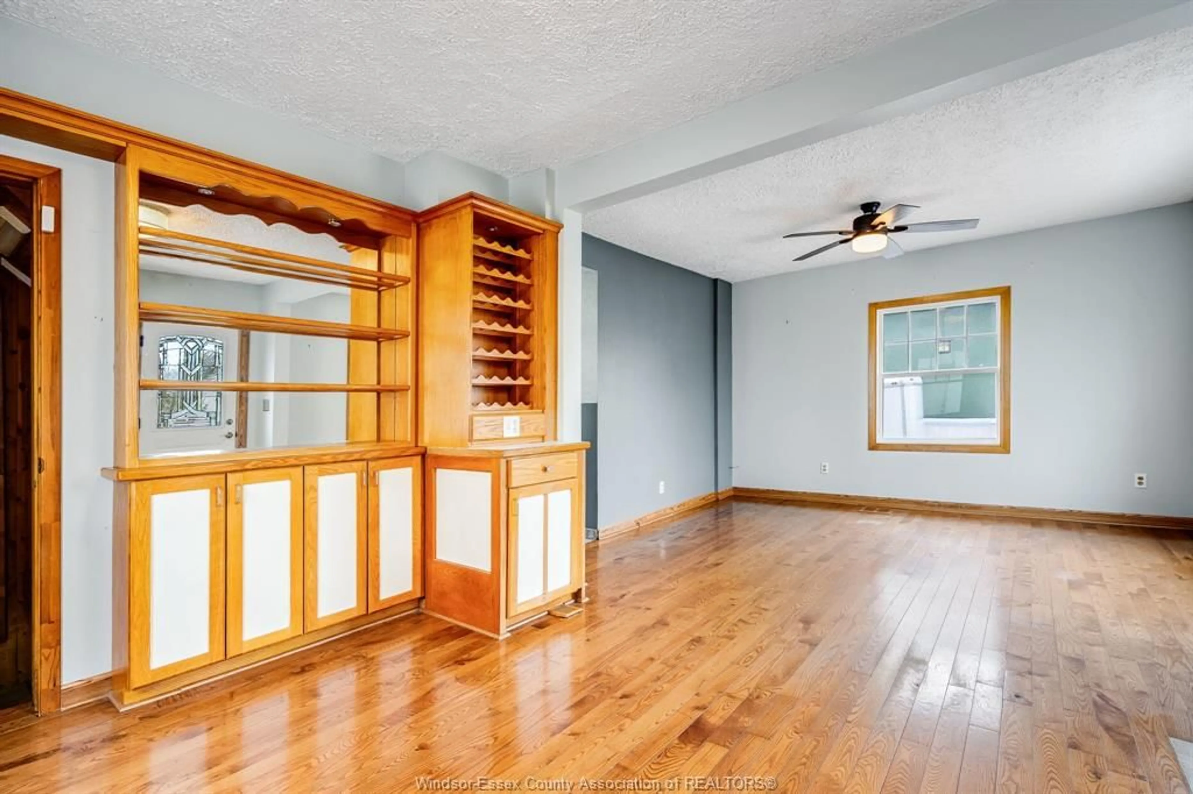 Unknown for 2436 Turner, Windsor Ontario N8W 3K8