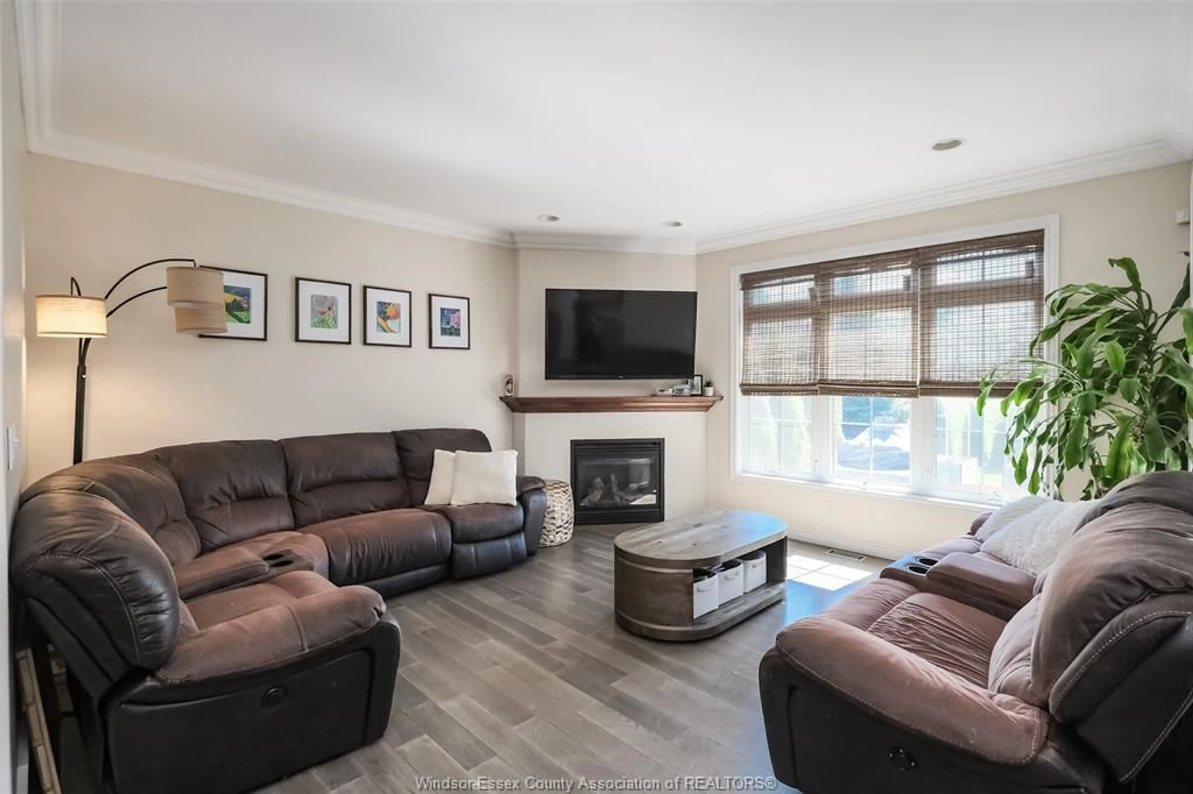 Living room with furniture, unknown for 205 WHISPER CREEK, Lakeshore Ontario N9K 1G3