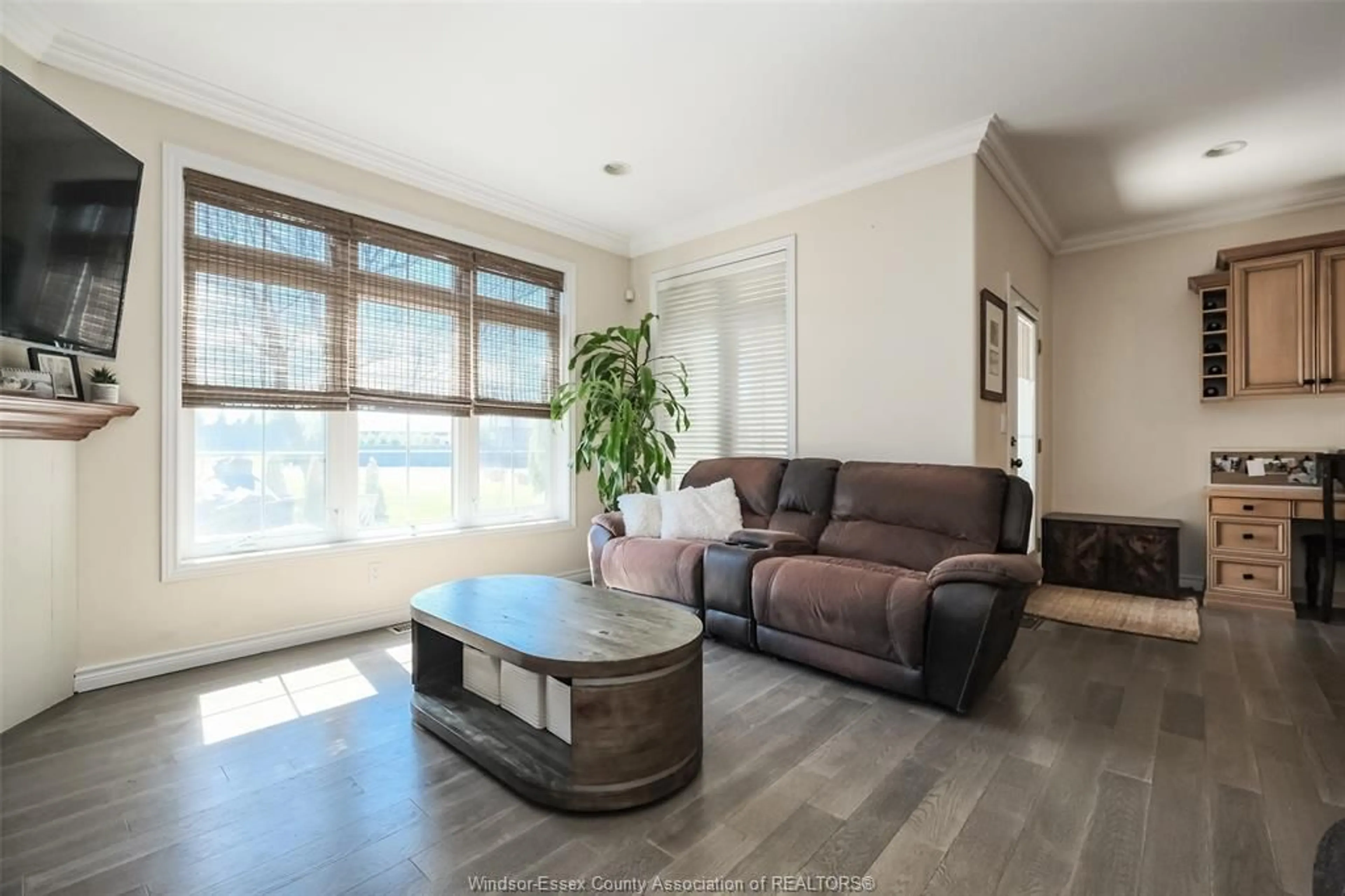 Living room with furniture, unknown for 205 WHISPER CREEK, Lakeshore Ontario N9K 1G3