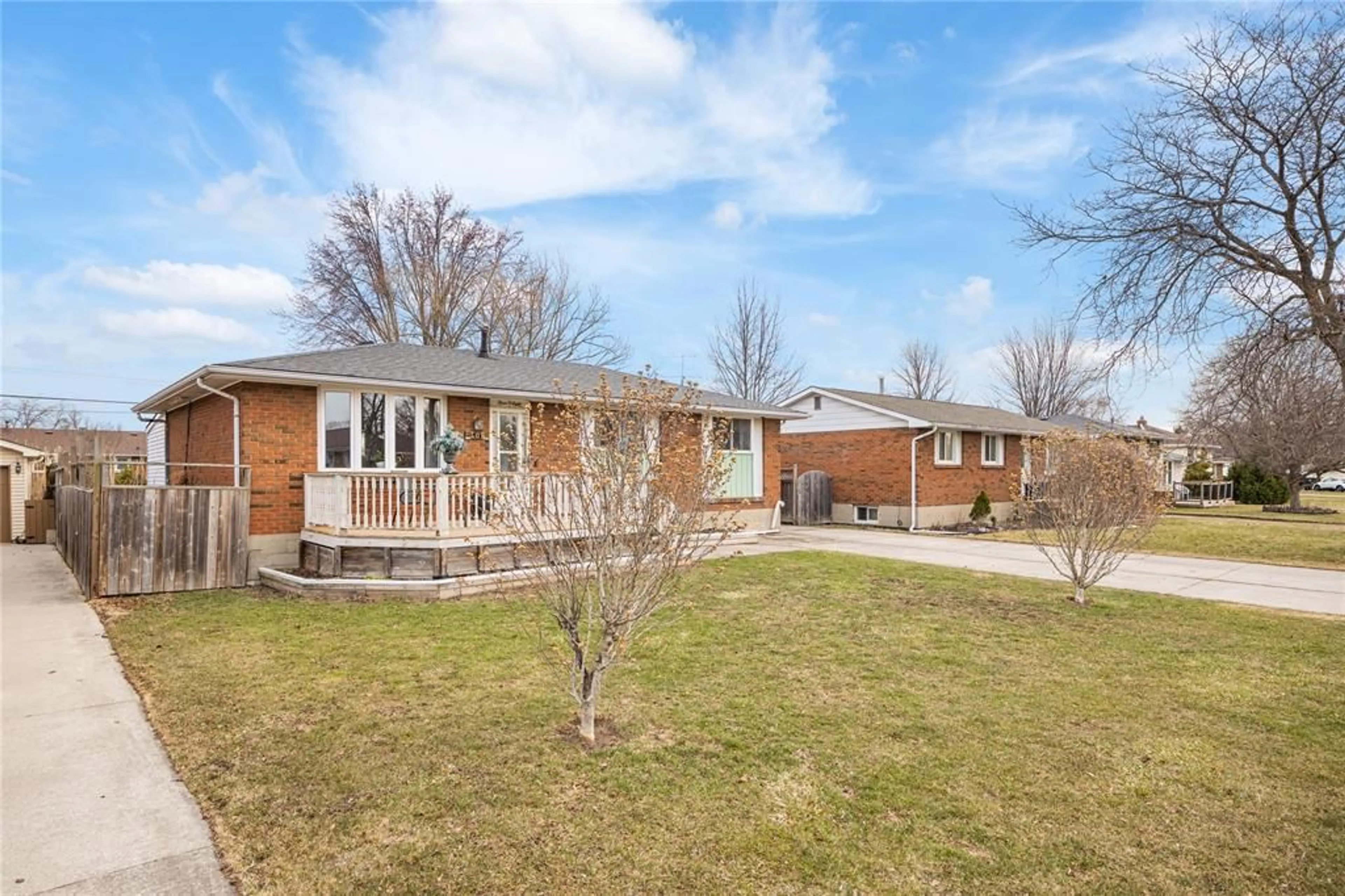 A pic from outside/outdoor area/front of a property/back of a property/a pic from drone, street for 308 ASHWOOD Crt, St Clair Ontario N0N 1G0