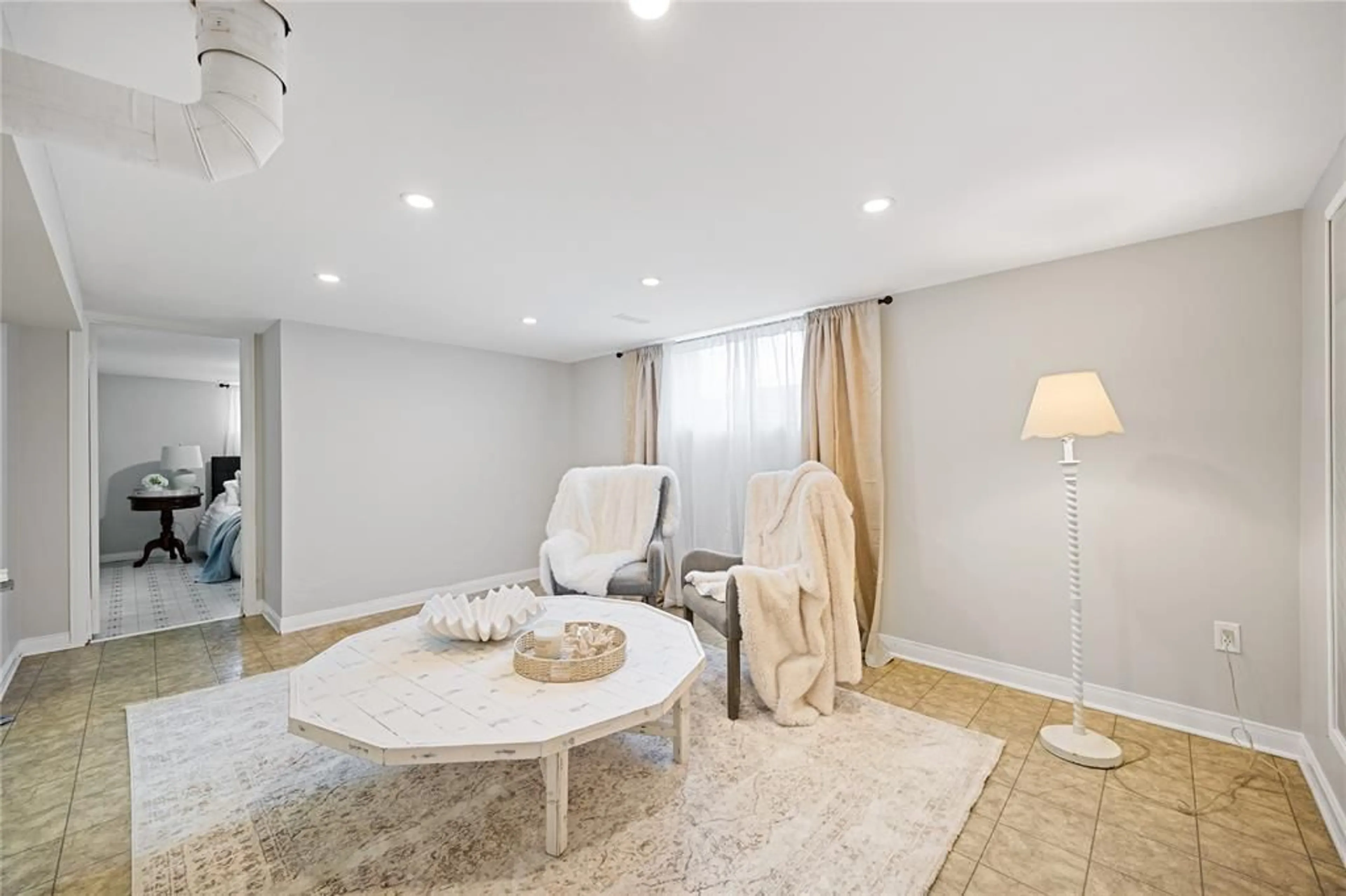 Living room with furniture, unknown for 308 ASHWOOD Crt, St Clair Ontario N0N 1G0