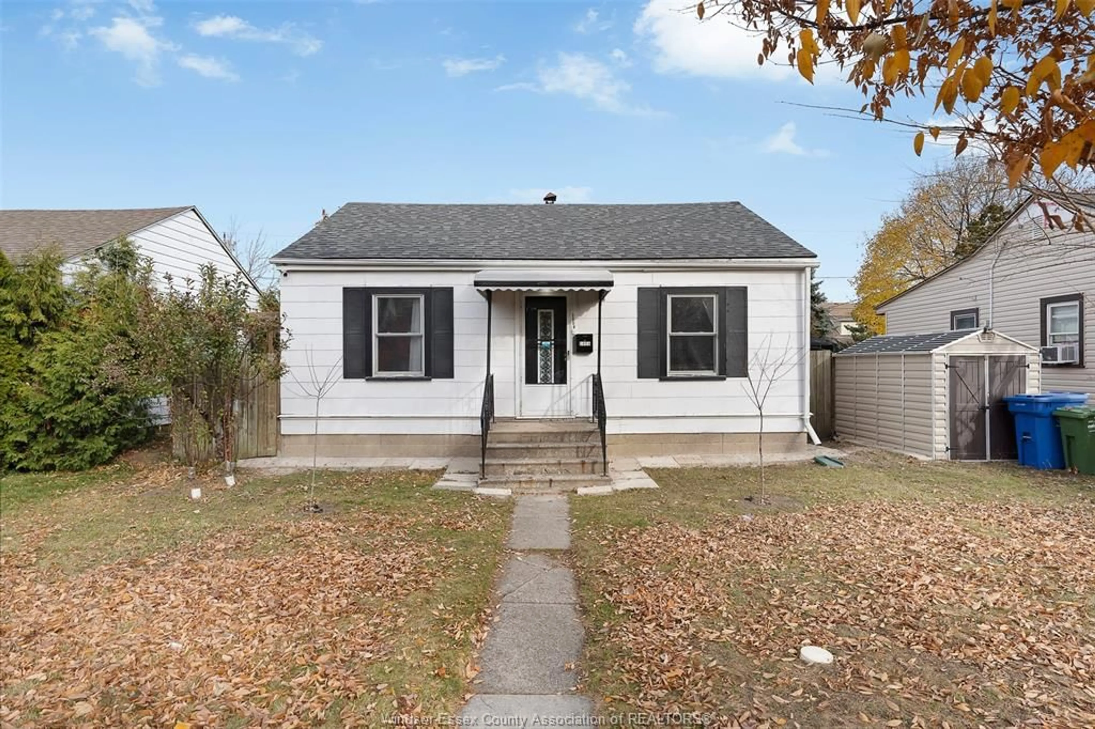 Home with vinyl exterior material, street for 1456 ELSMERE, Windsor Ontario N9X 4G9