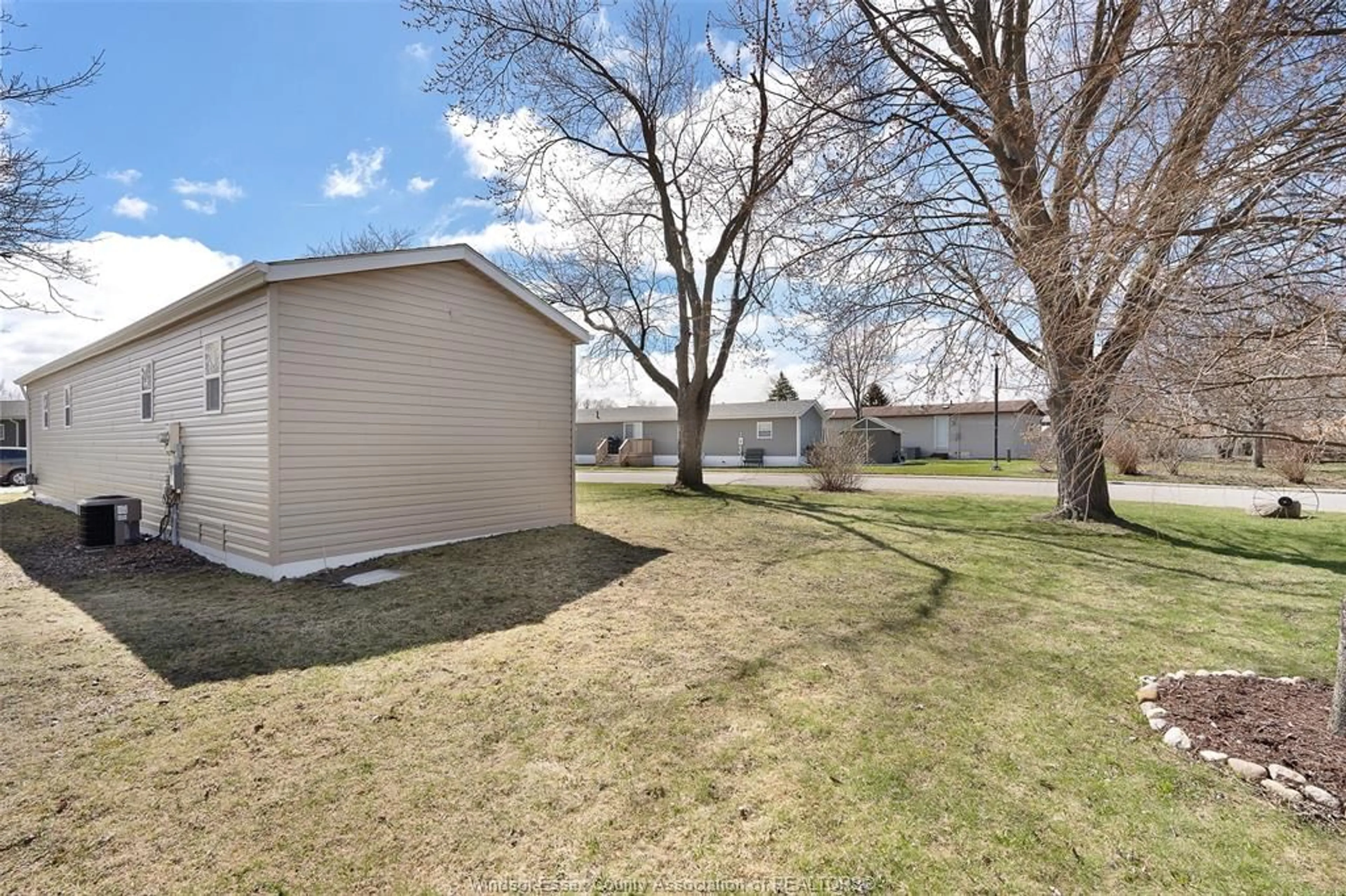 Shed for 148 DANA St, Essex Ontario N8M 1Z9