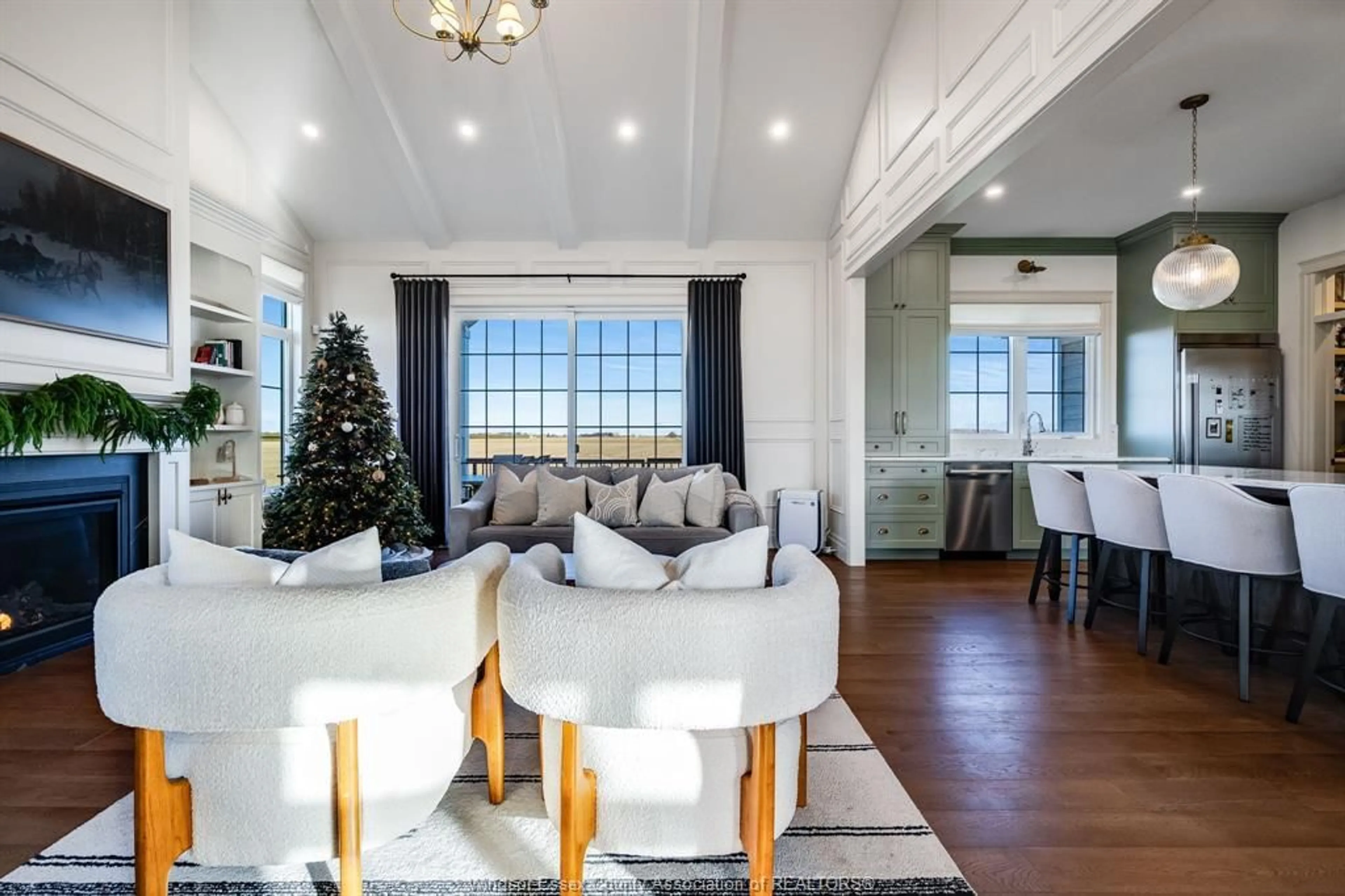 Living room with furniture, unknown for 1190 Road 3, Kingsville Ontario N9Y 2E5