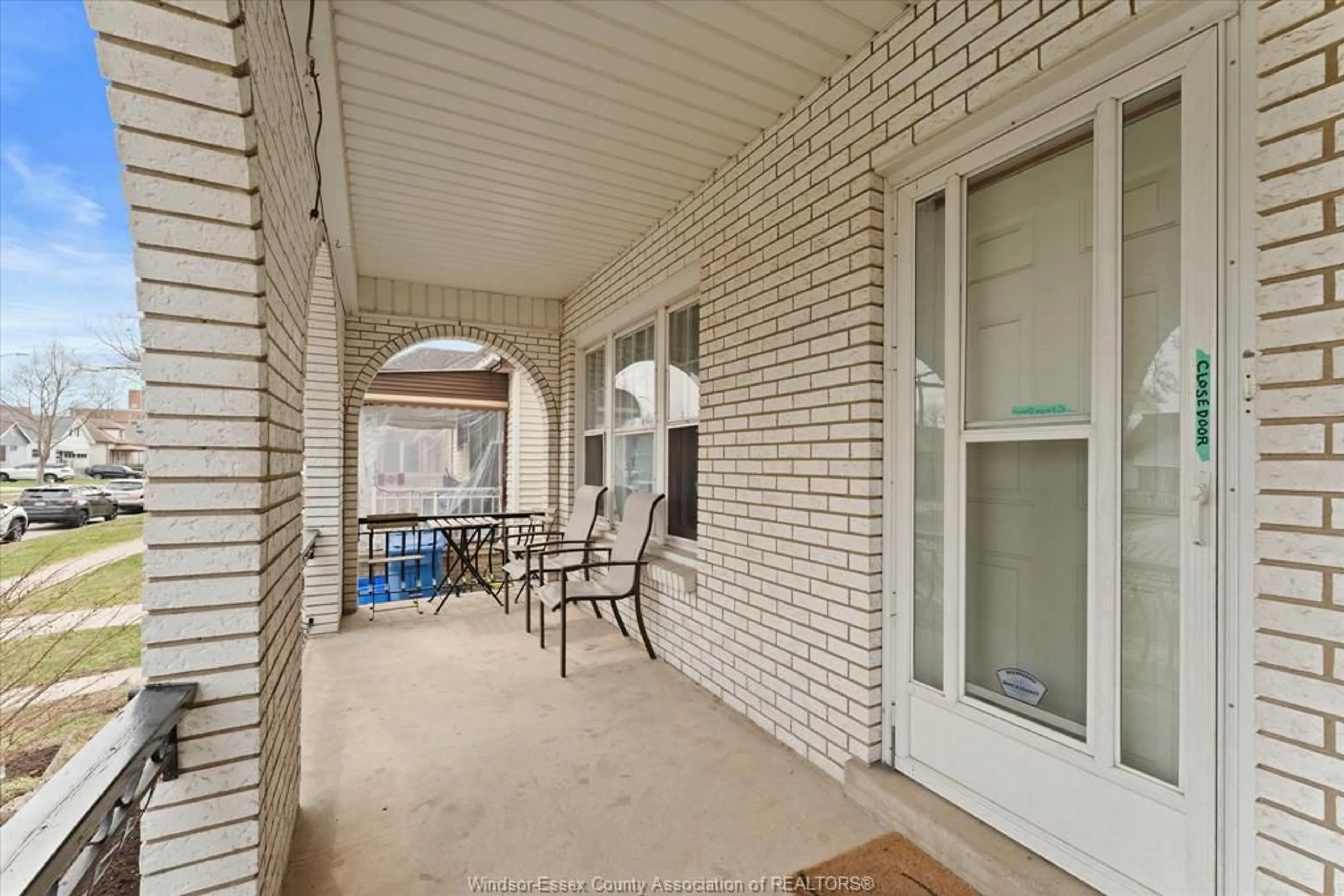 Patio, street for 475 MCKAY Ave, Windsor Ontario N9B 1Z7