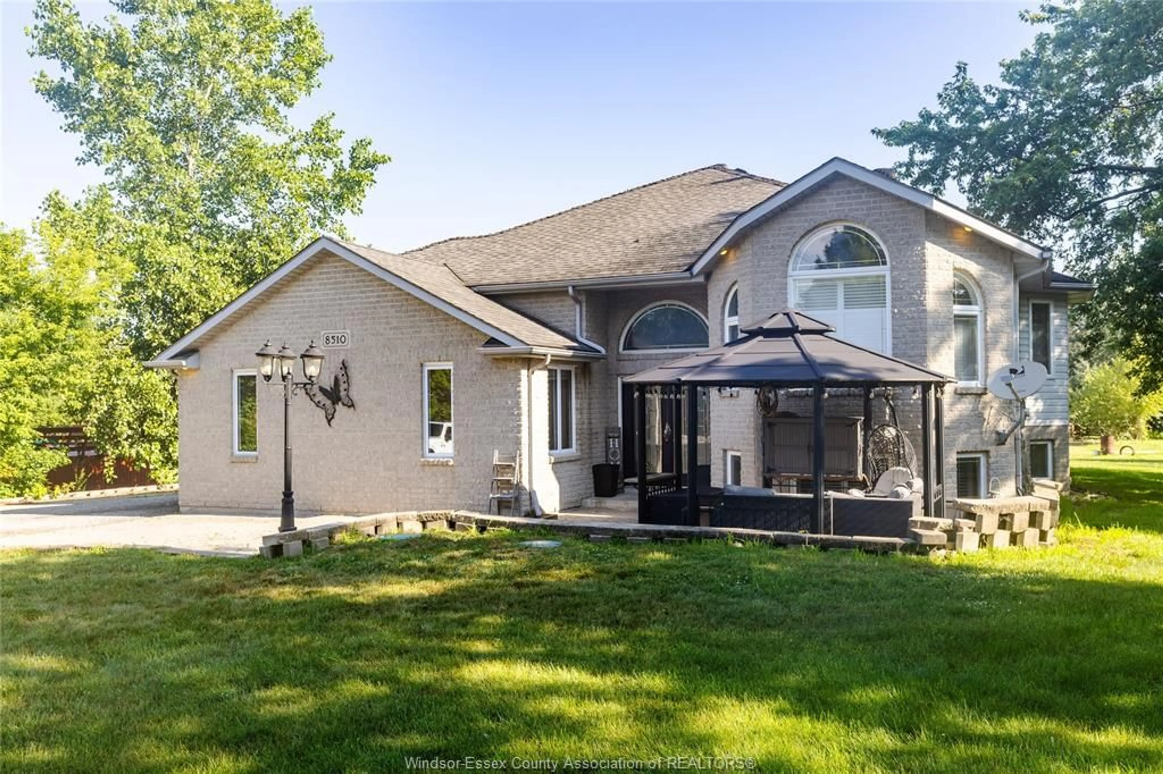 Home with vinyl exterior material, unknown for 8510 BASELINE Rd, Windsor Ontario N0R 1K0