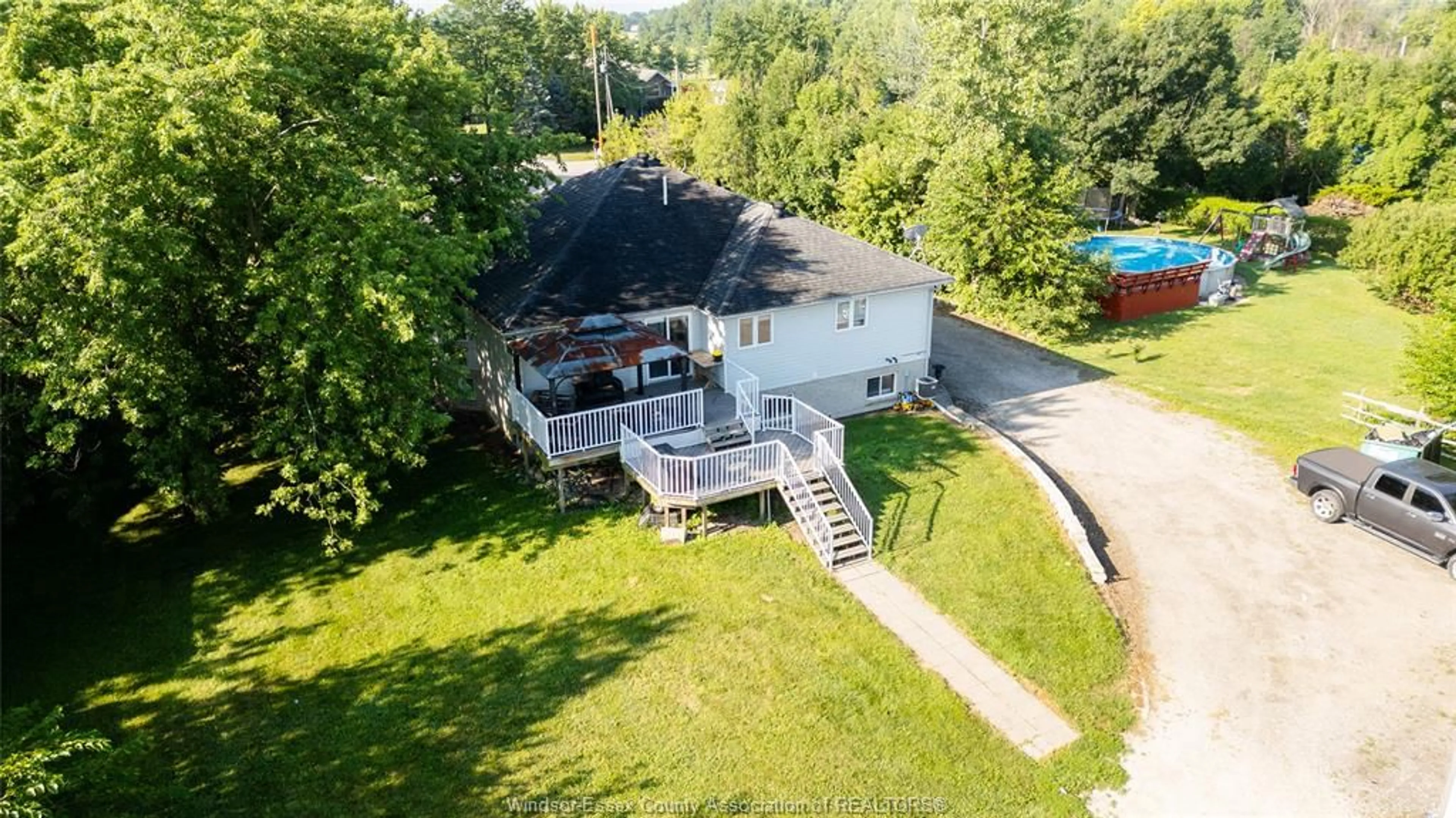 A pic from outside/outdoor area/front of a property/back of a property/a pic from drone, unknown for 8510 BASELINE Rd, Windsor Ontario N0R 1K0