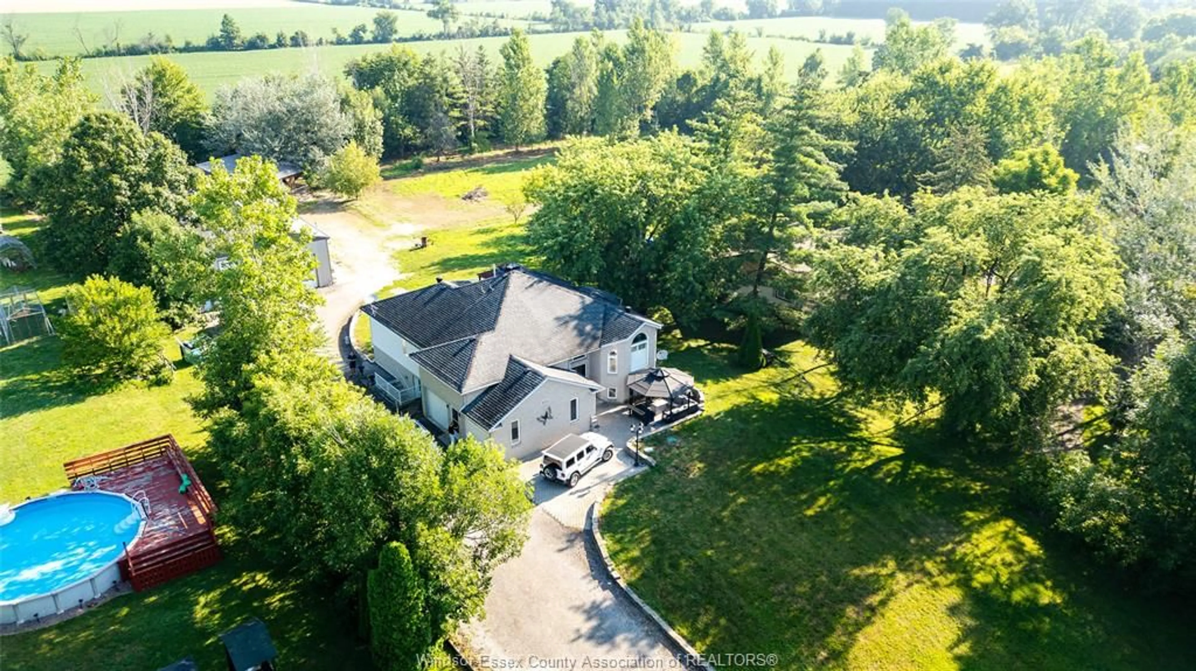 A pic from outside/outdoor area/front of a property/back of a property/a pic from drone, unknown for 8510 BASELINE Rd, Windsor Ontario N0R 1K0