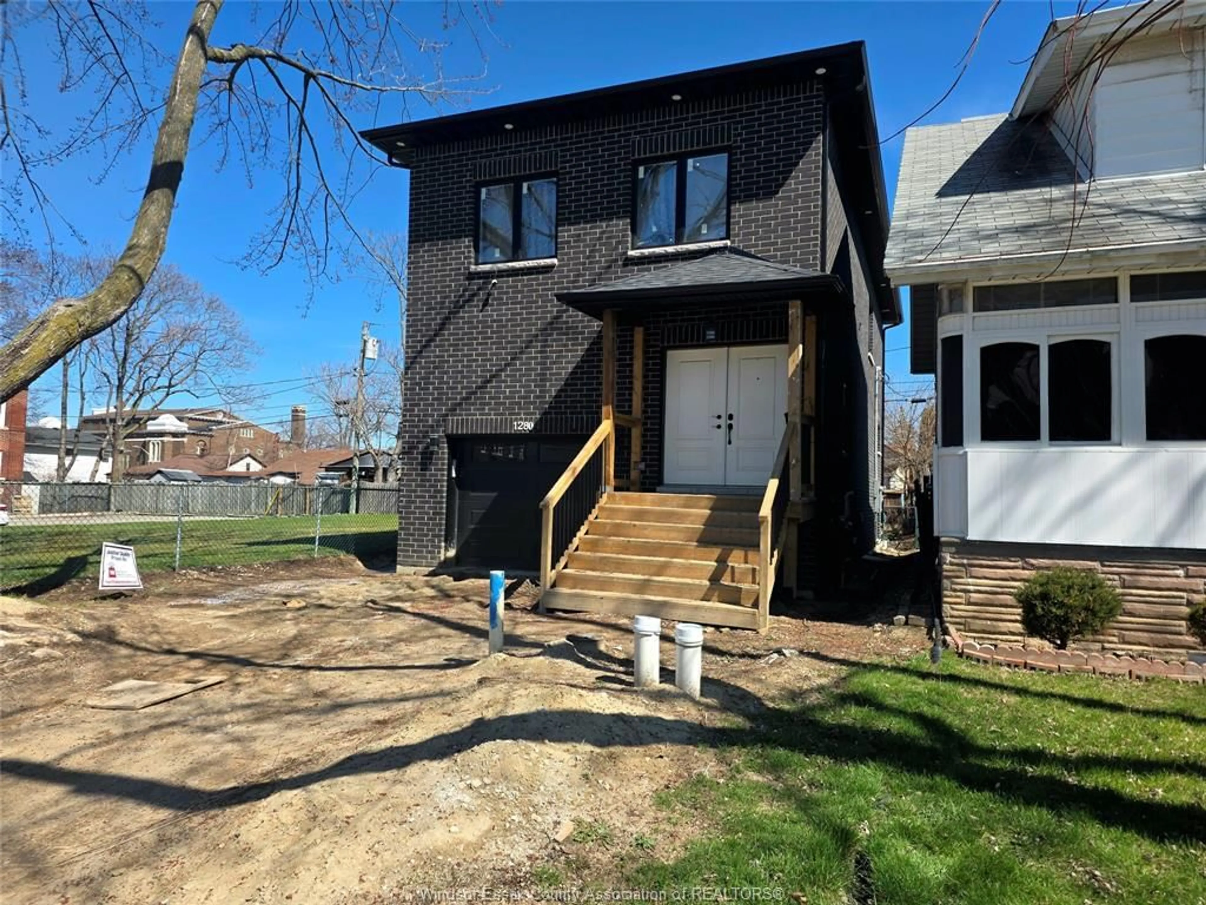 Unknown for 1280 DUFFERIN Pl, Windsor Ontario N8X 3K1