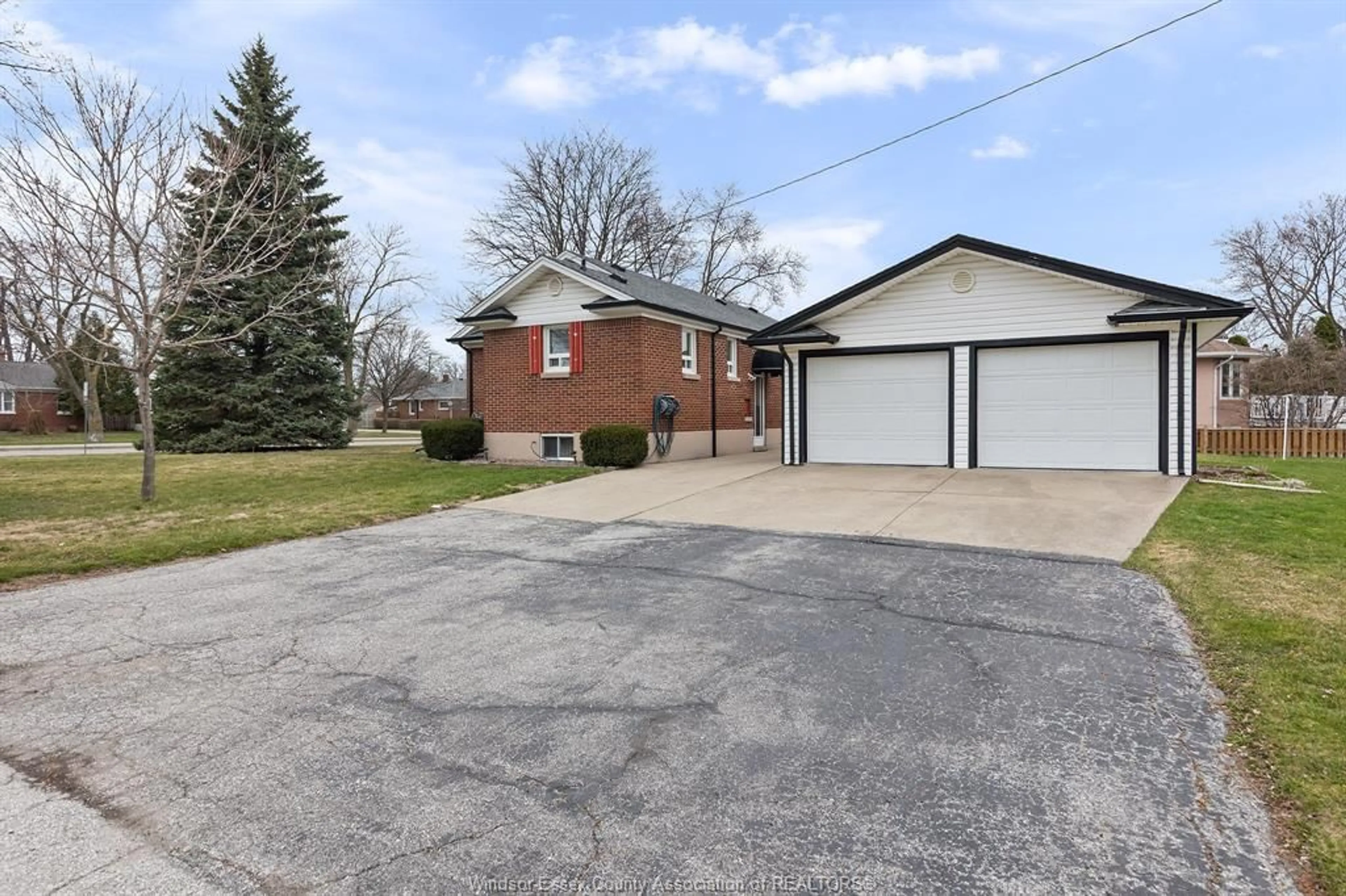 Unknown for 1231 Roselawn Dr, Windsor Ontario N9E 1L7