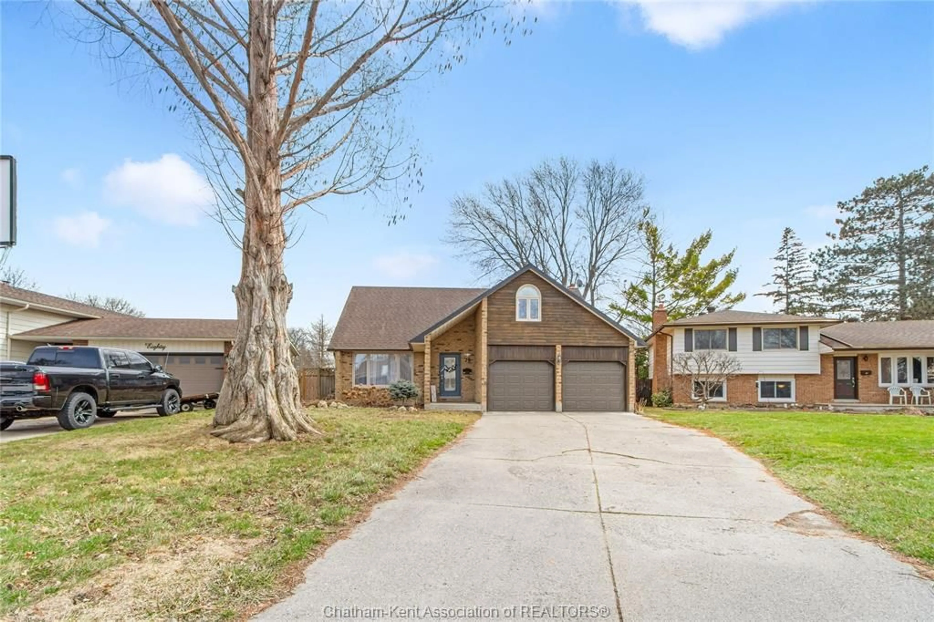 Home with brick exterior material, street for 76 PAMELA Cres, Chatham Ontario N7L 4S5