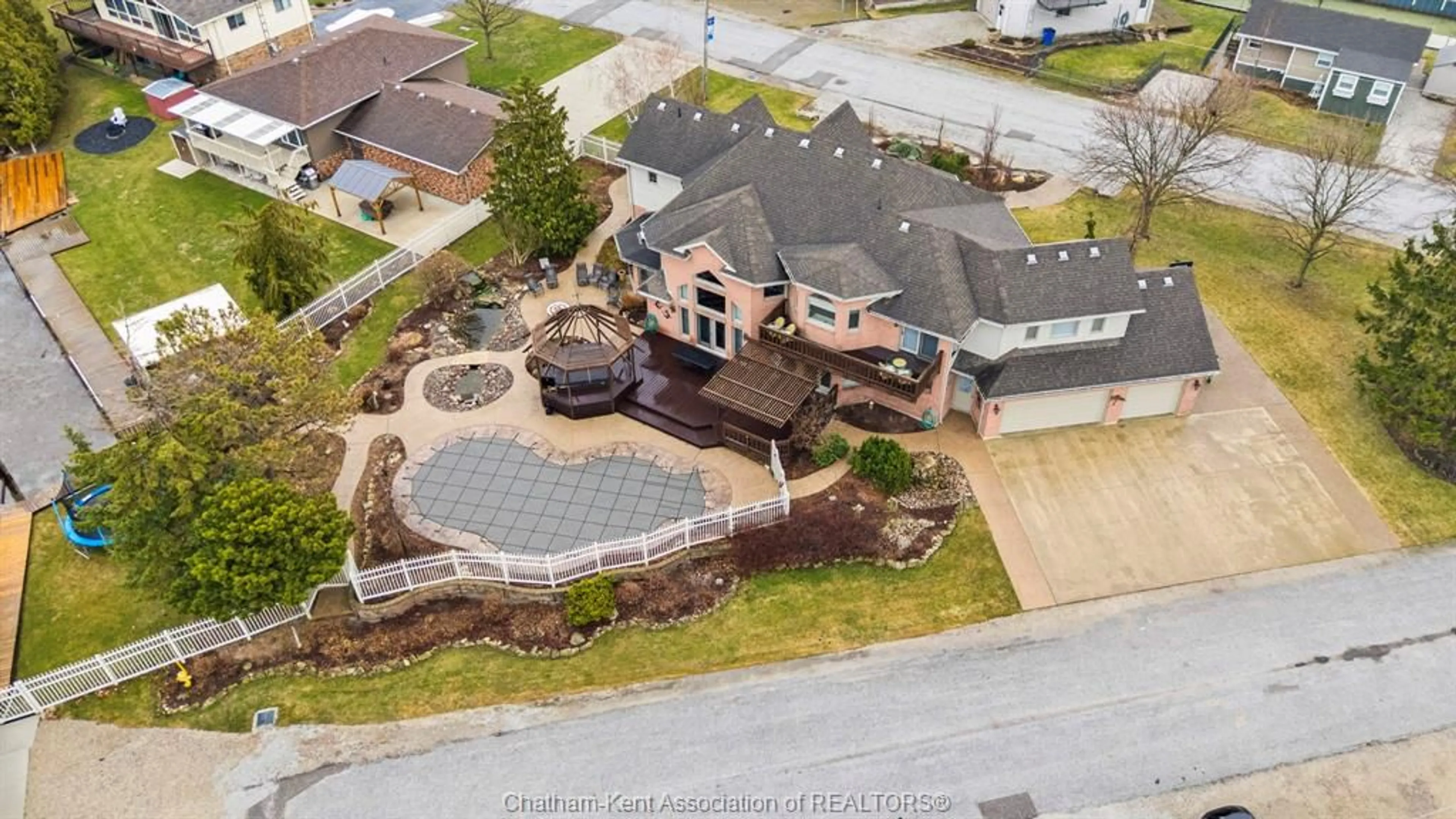 A pic from outside/outdoor area/front of a property/back of a property/a pic from drone, street for 4 CRAWFORD St, Mitchell's Bay Ontario N0P 1L0