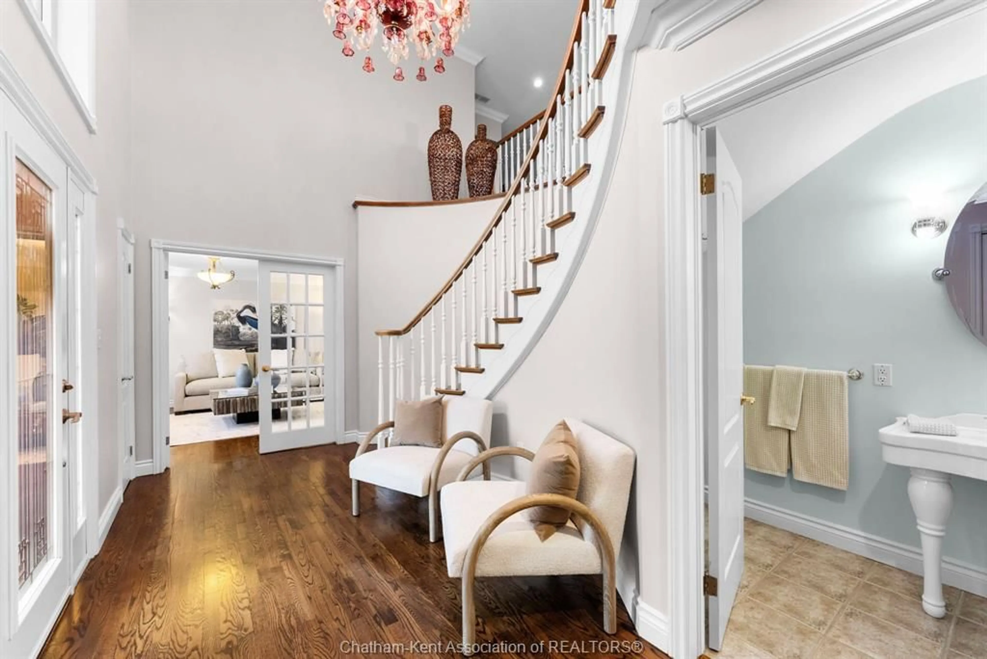 Indoor entryway for 4 CRAWFORD St, Mitchell's Bay Ontario N0P 1L0