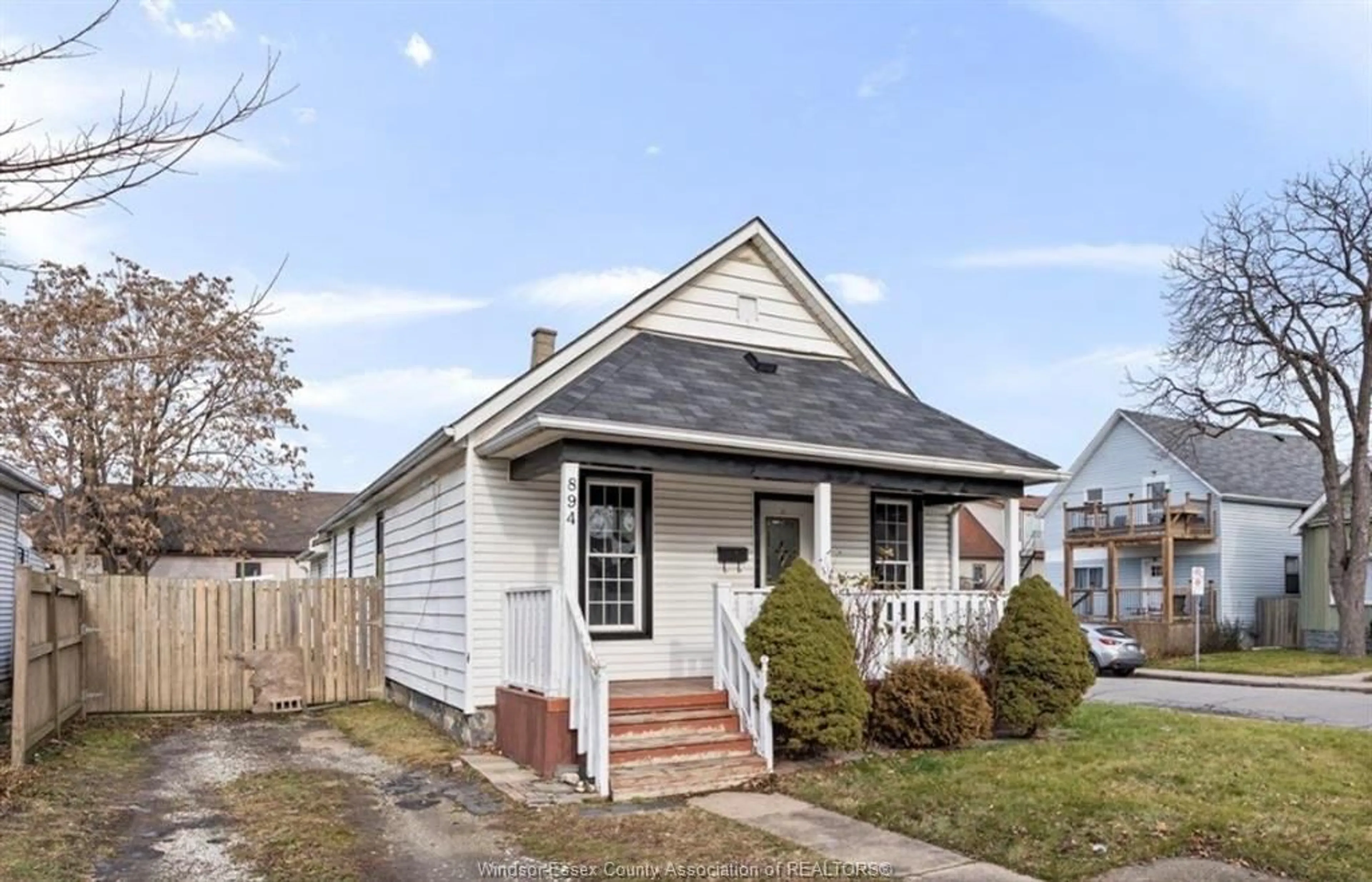 Home with vinyl exterior material, street for 894 UNIVERSITY Ave, Windsor Ontario N9A 2Z9