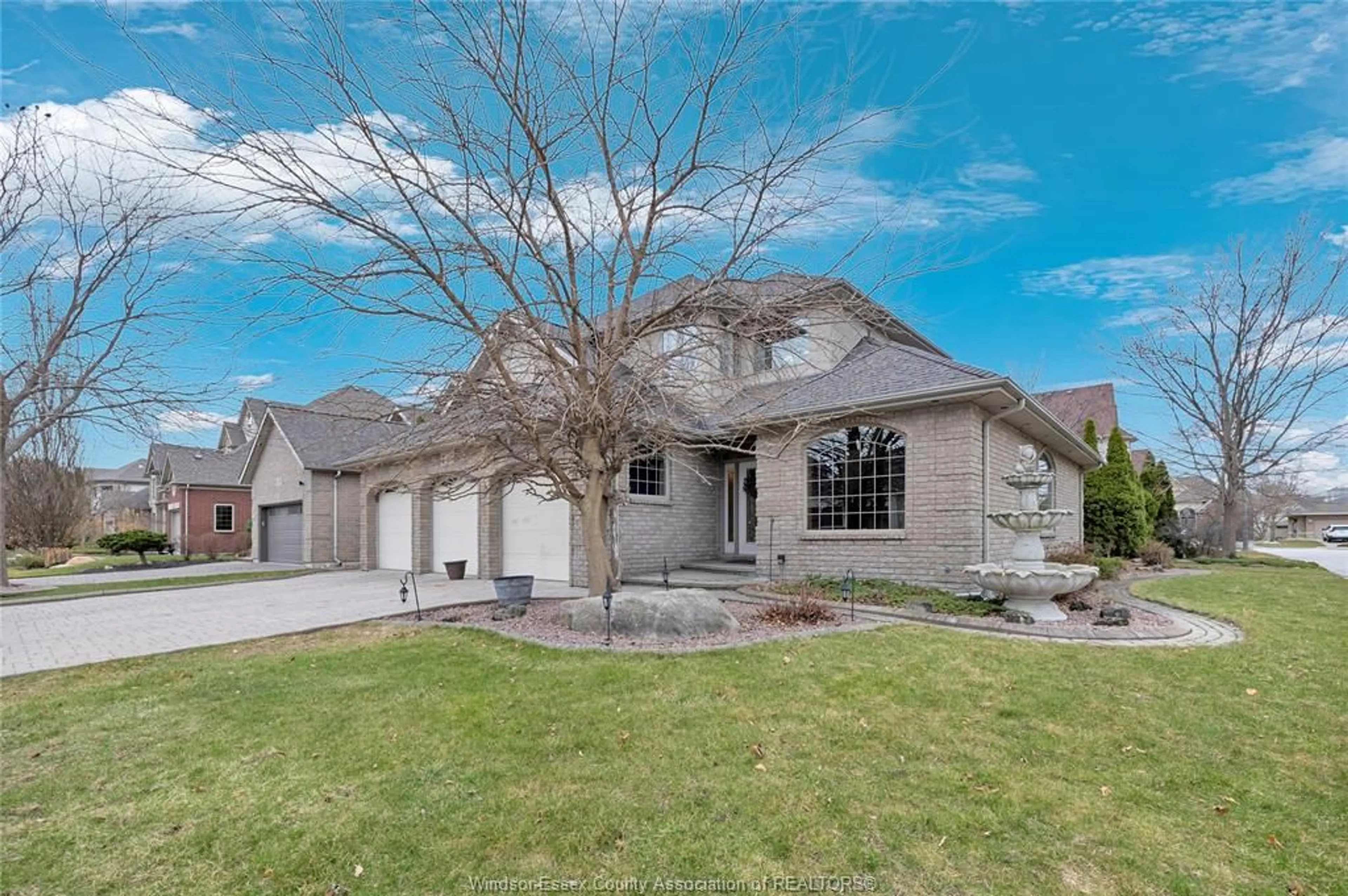 Unknown for 303 SHOREVIEW Cir, Windsor Ontario N8P 1M7