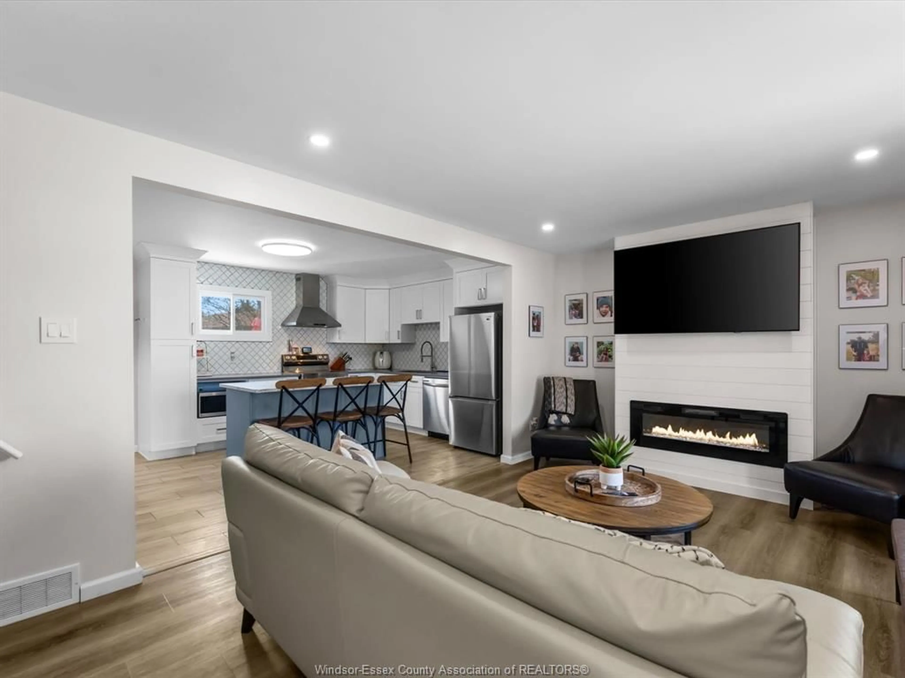 Open concept kitchen, unknown for 259 MCCURDY, Amherstburg Ontario N9V 3K5