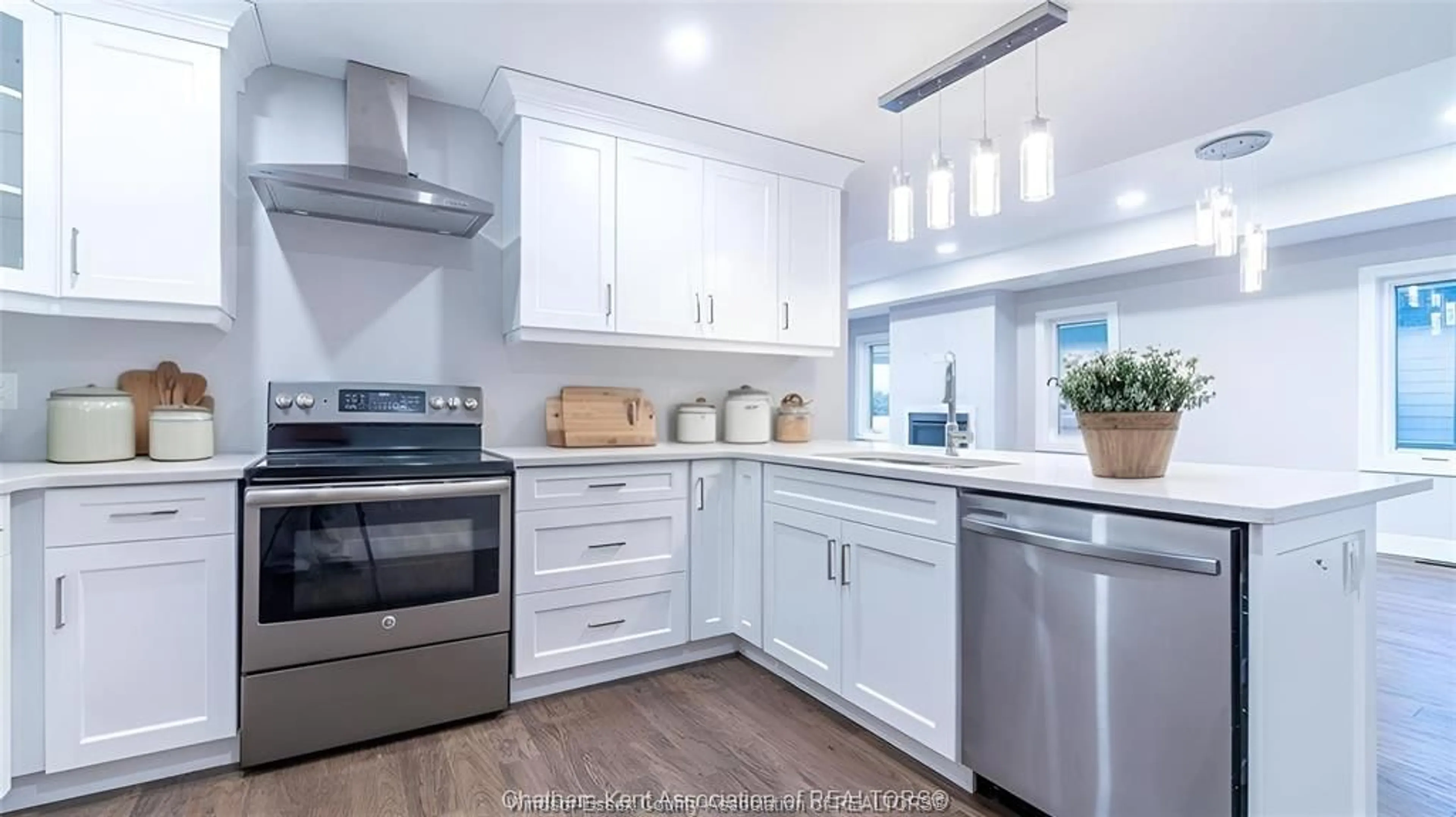 Open concept kitchen, unknown for 38 BORDEAUX Pl, Chatham Ontario N7M 0S4