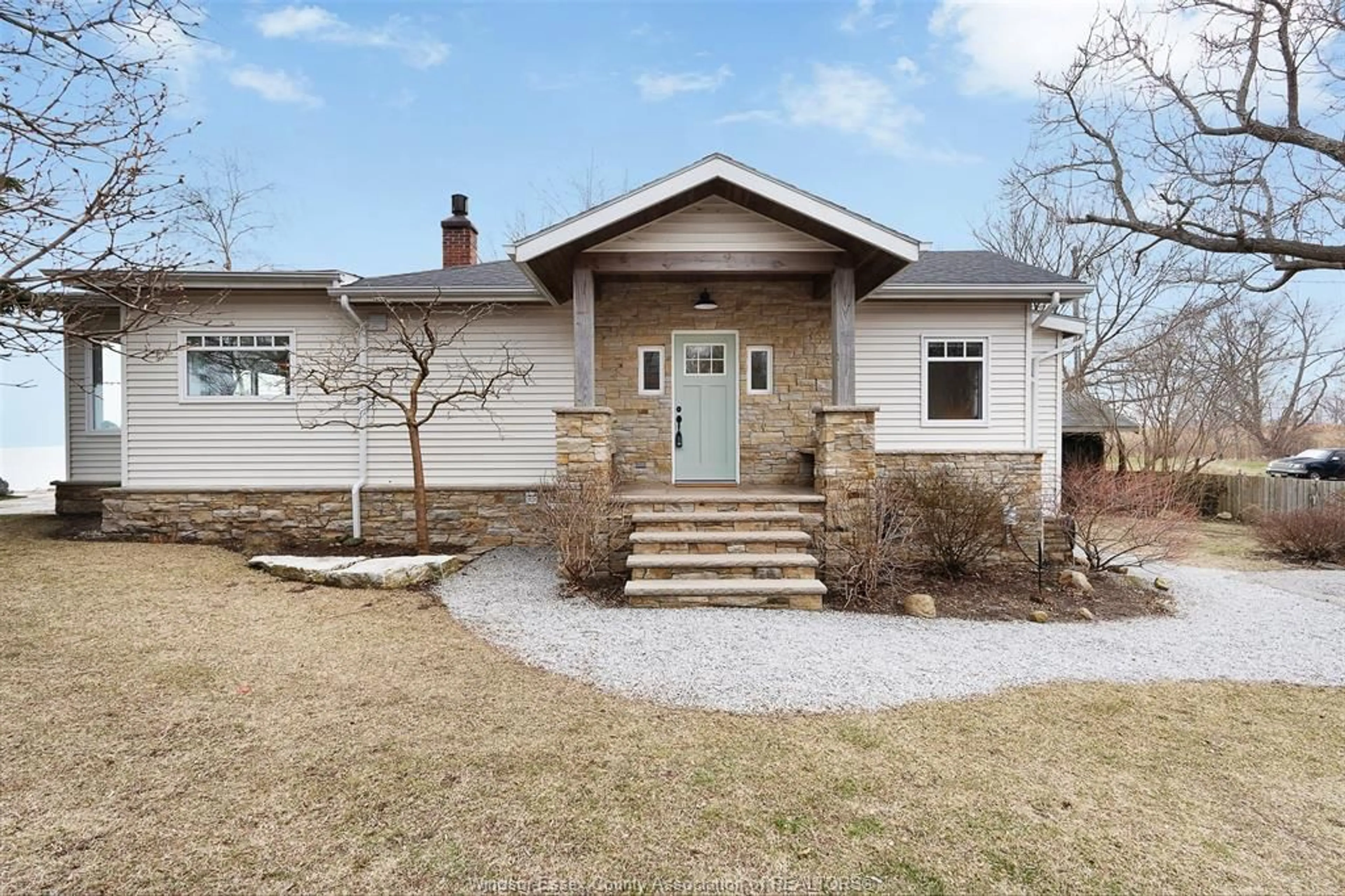 Home with brick exterior material, street for 1295 HERITAGE Rd, Kingsville Ontario N9Y 2E6