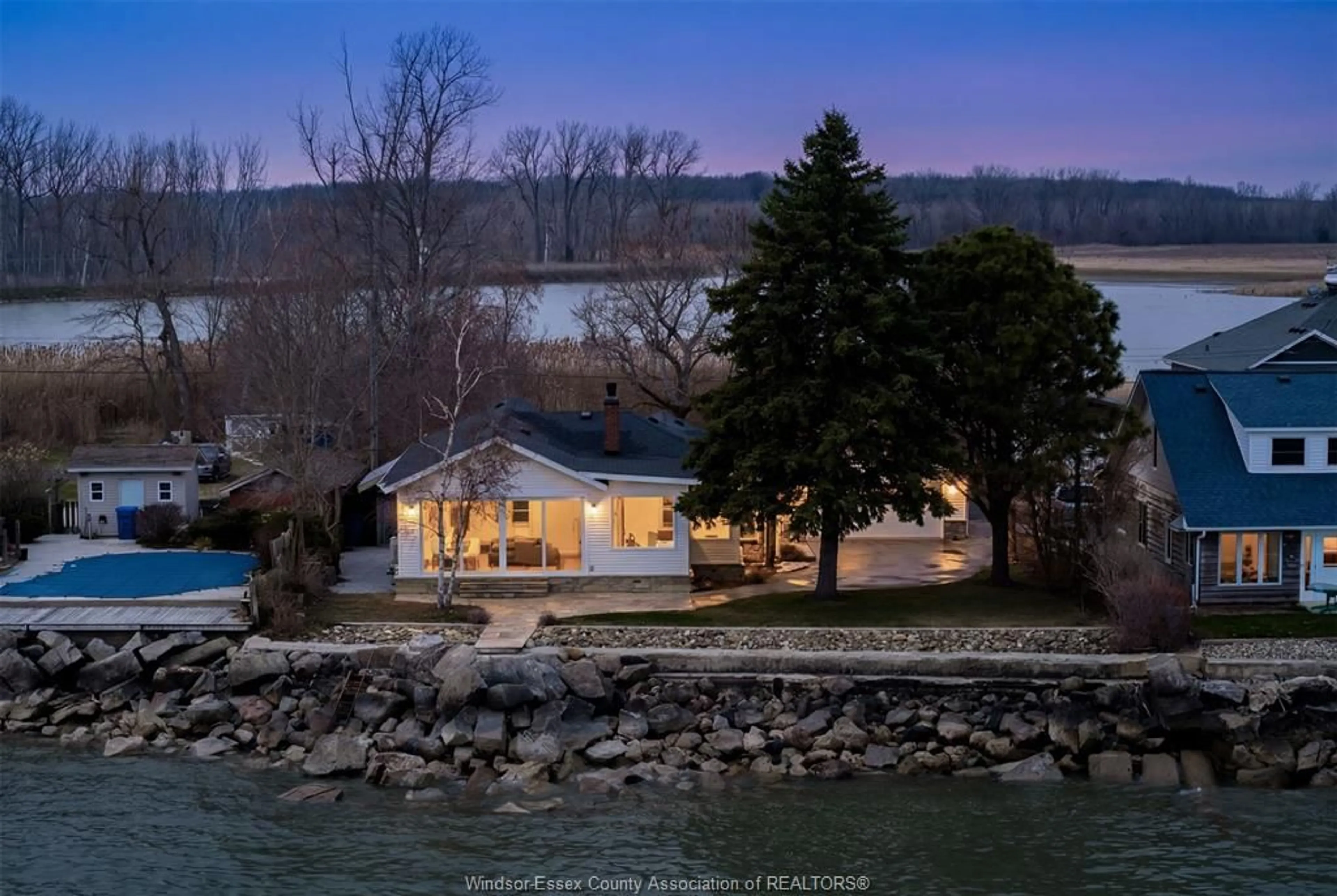 A pic from outside/outdoor area/front of a property/back of a property/a pic from drone, water/lake/river/ocean view for 1295 HERITAGE Rd, Kingsville Ontario N9Y 2E6