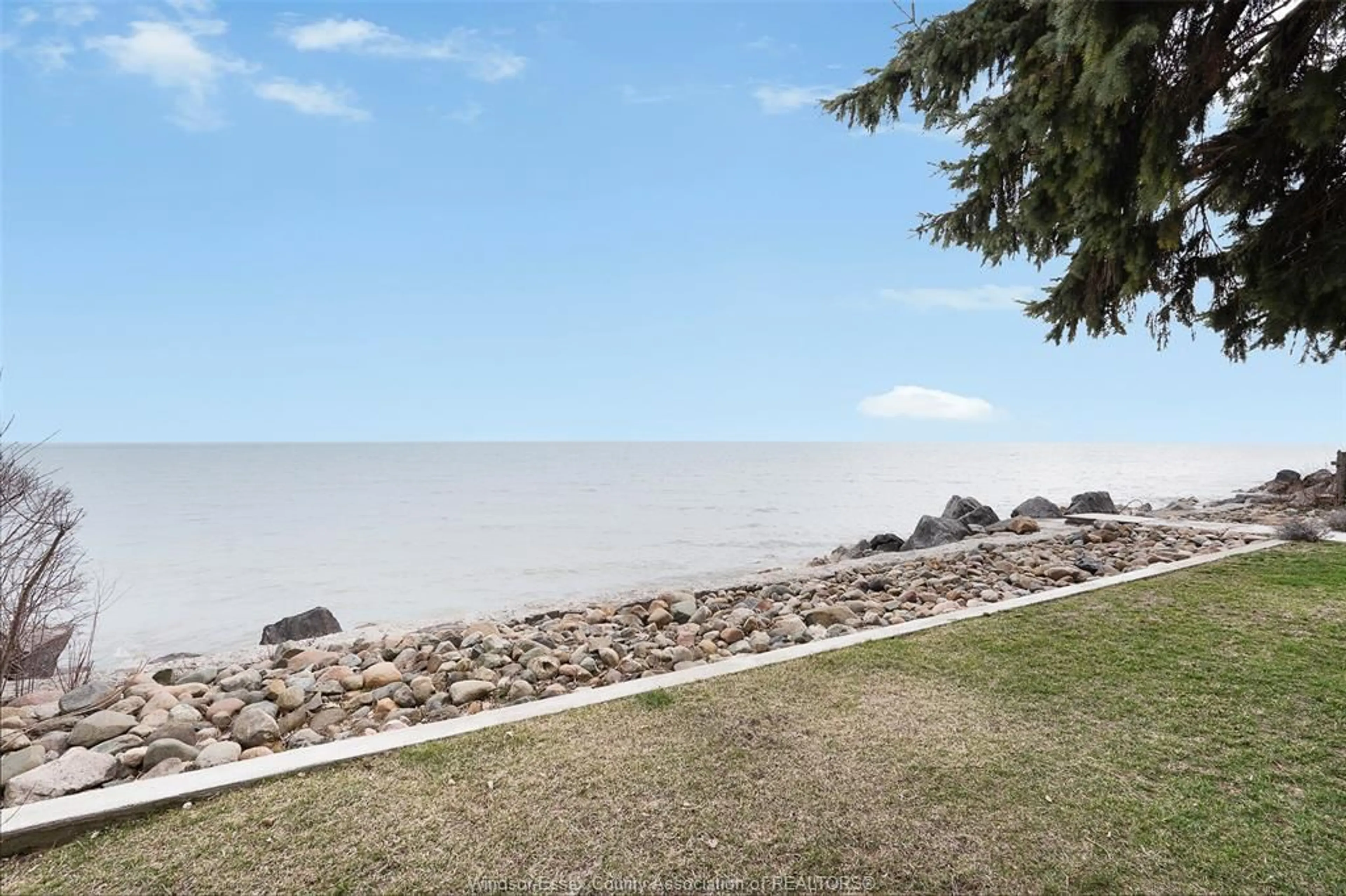 Patio, water/lake/river/ocean view for 1295 HERITAGE Rd, Kingsville Ontario N9Y 2E6
