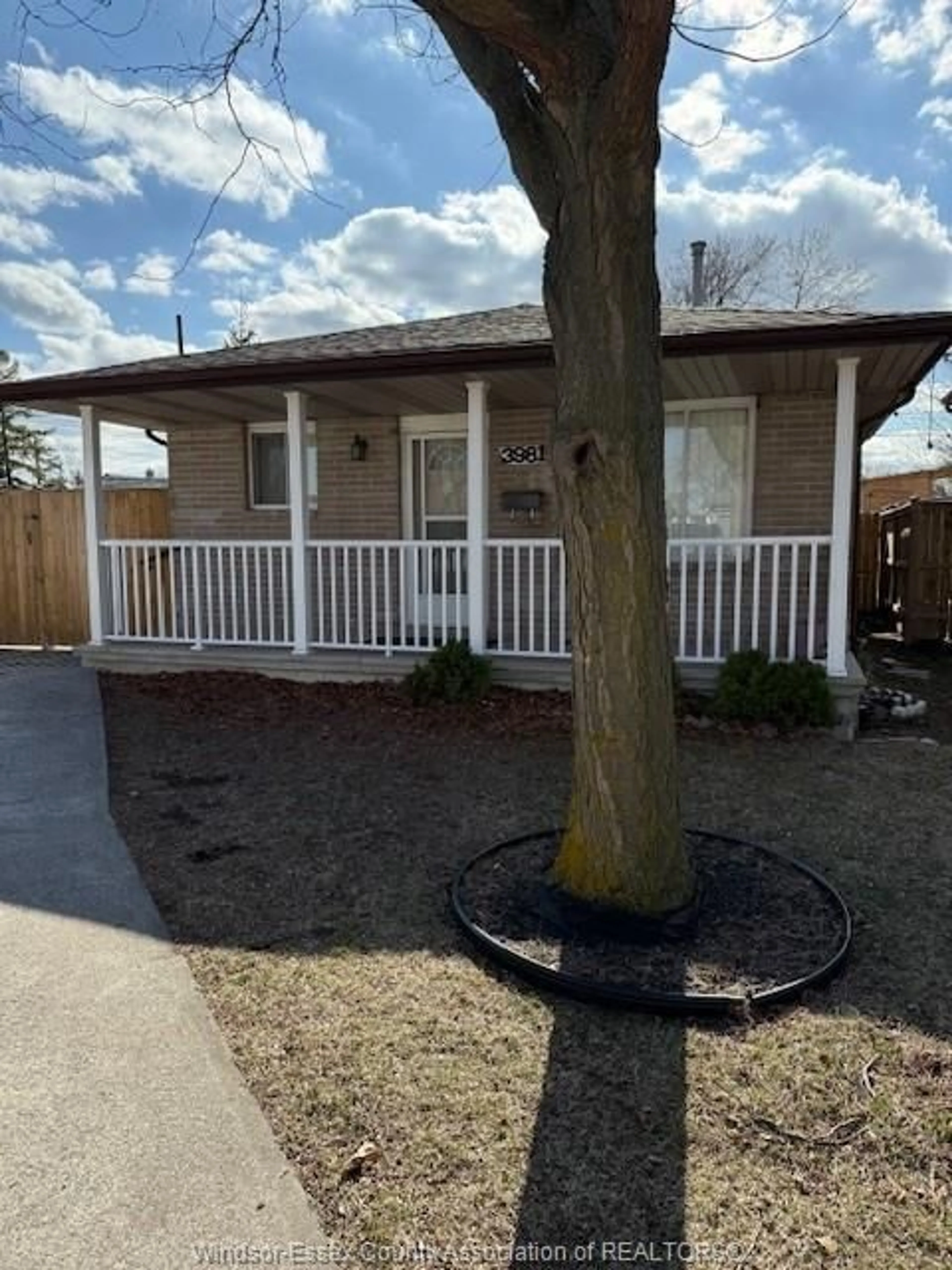 Home with vinyl exterior material, street for 3981 BLISS, Windsor Ontario N8W 3C5