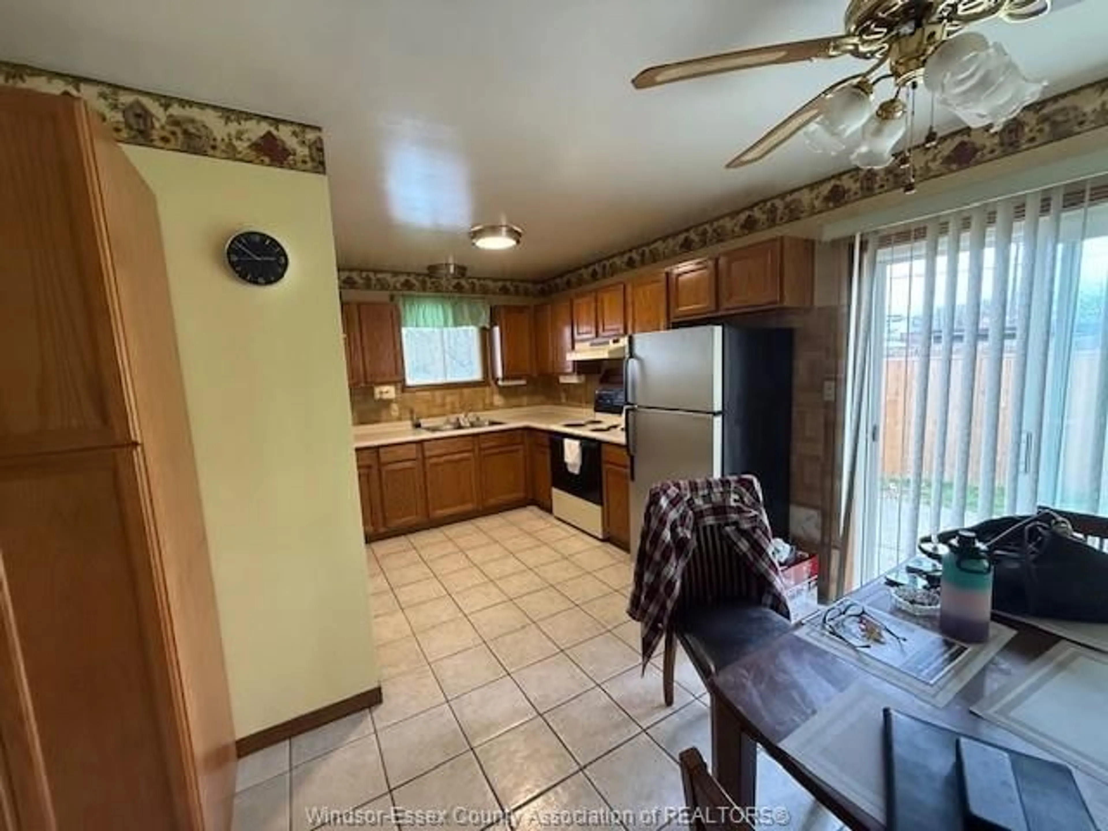 Standard kitchen, unknown for 3981 BLISS, Windsor Ontario N8W 3C5