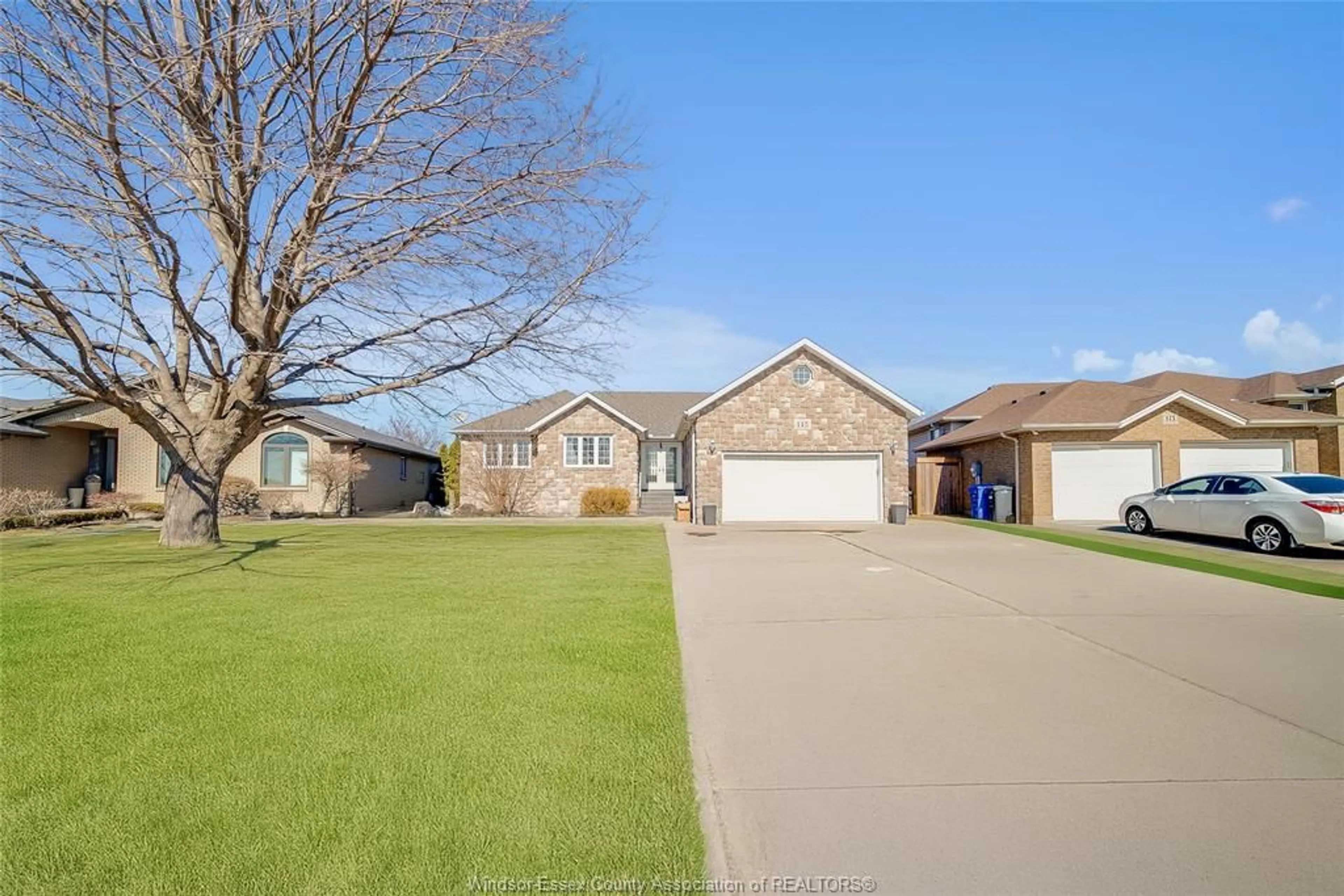 A pic from outside/outdoor area/front of a property/back of a property/a pic from drone, street for 145 ELLISON St, Leamington Ontario N8H 5H9