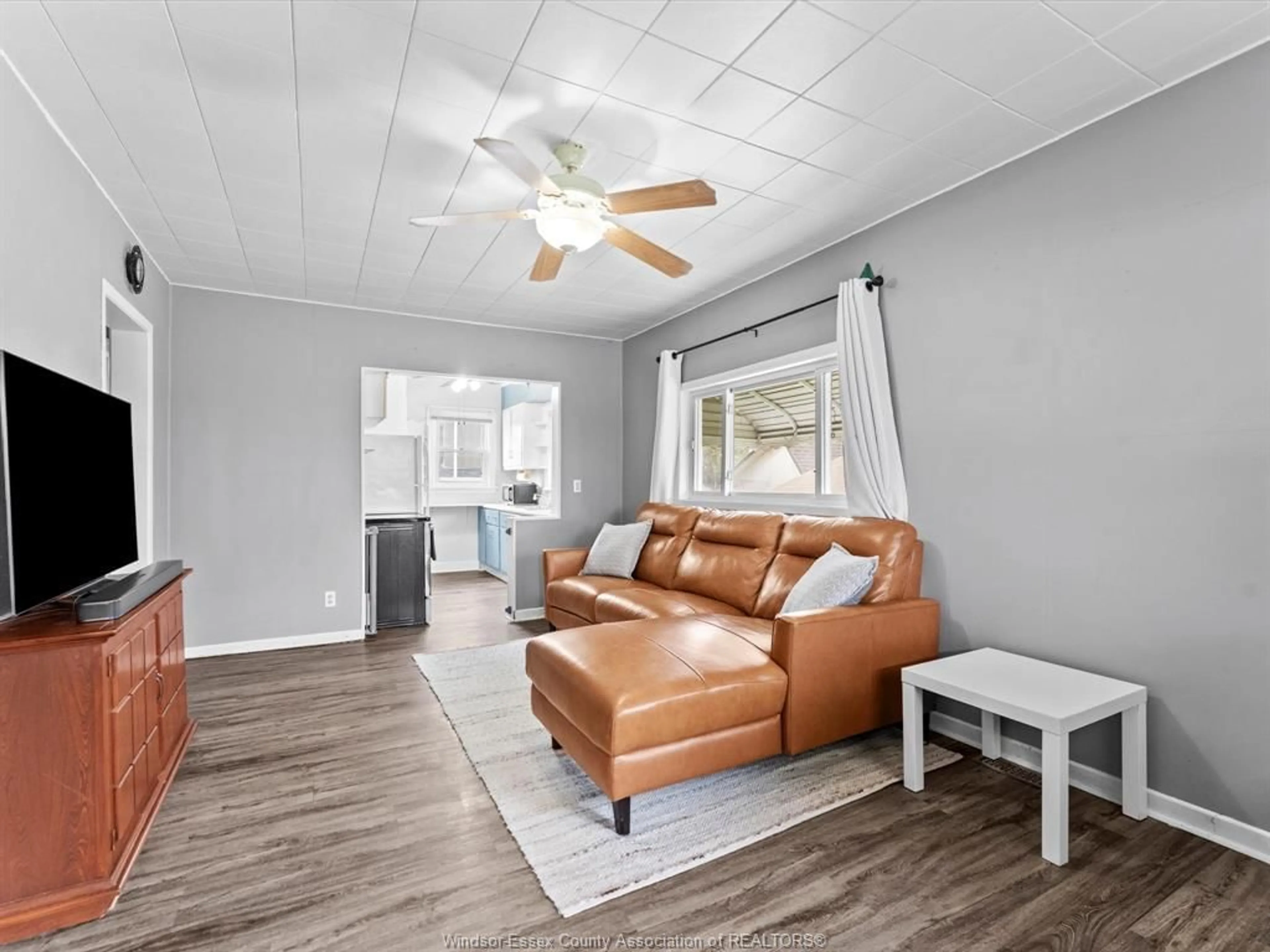 Living room with furniture, unknown for 290 Sacred Heart Dr, LaSalle Ontario N9J 1S9