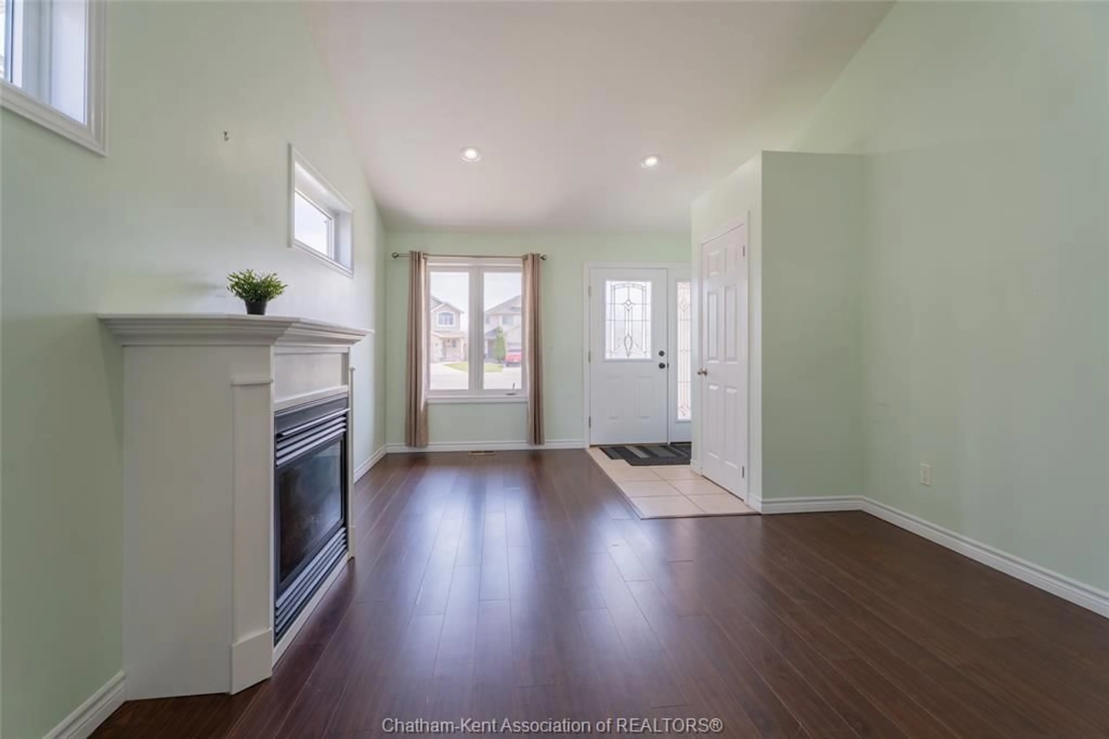 Unknown for 15 GOLDENROD Crt, Chatham Ontario N7L 0A2