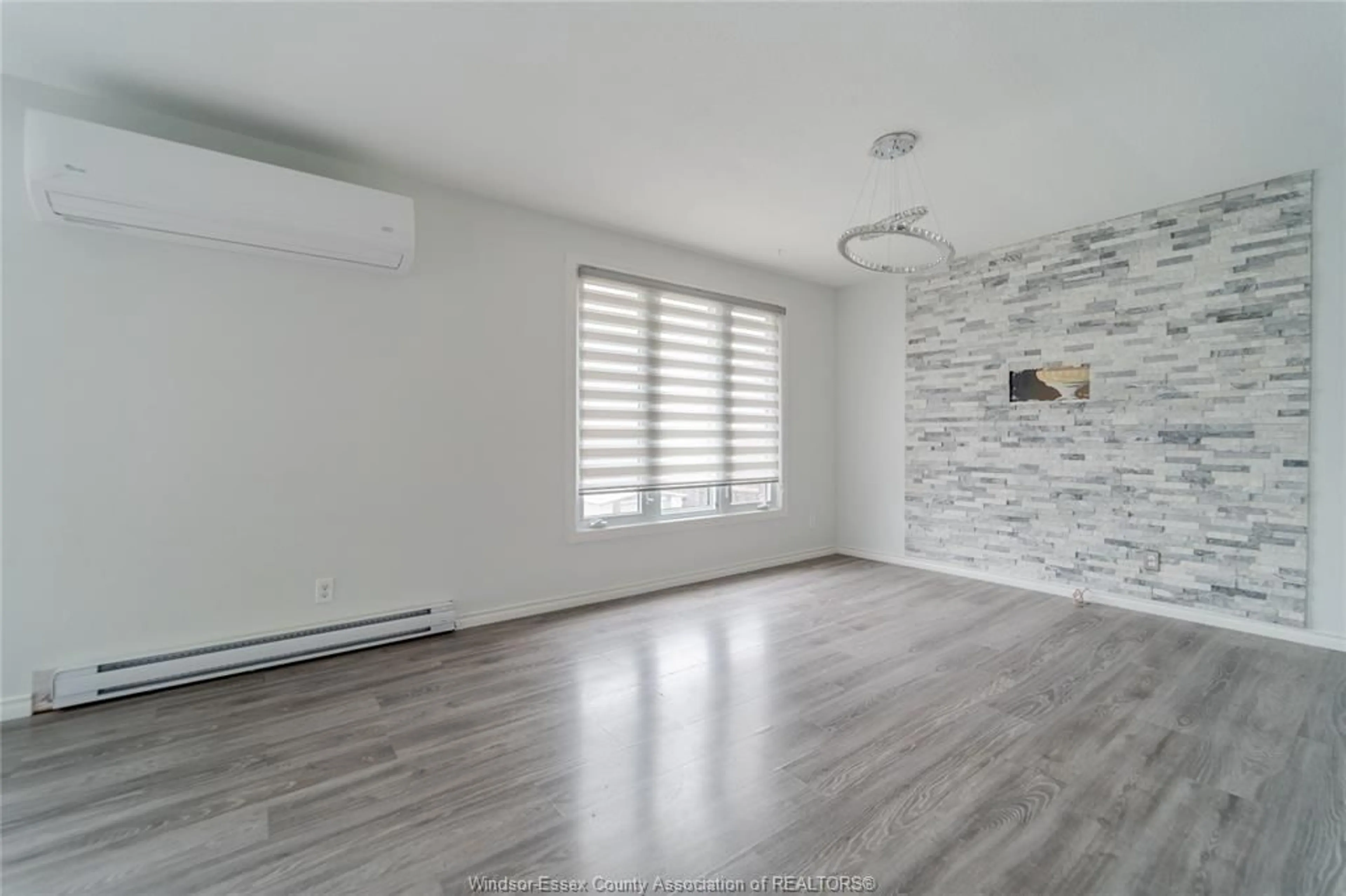 A pic of a room for 8337 East Moor Crt, Windsor Ontario N8S 4M7