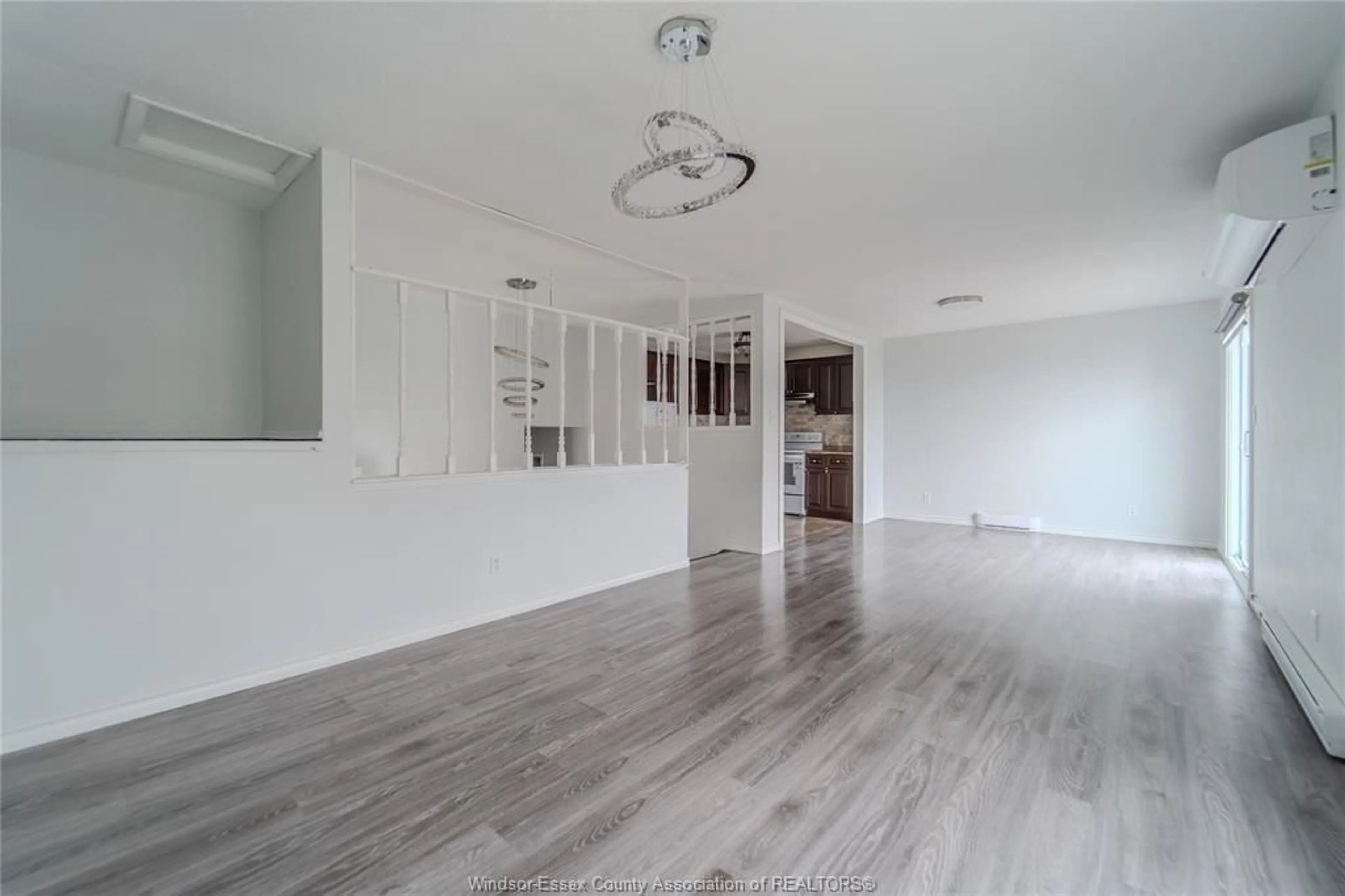 A pic of a room for 8337 East Moor Crt, Windsor Ontario N8S 4M7