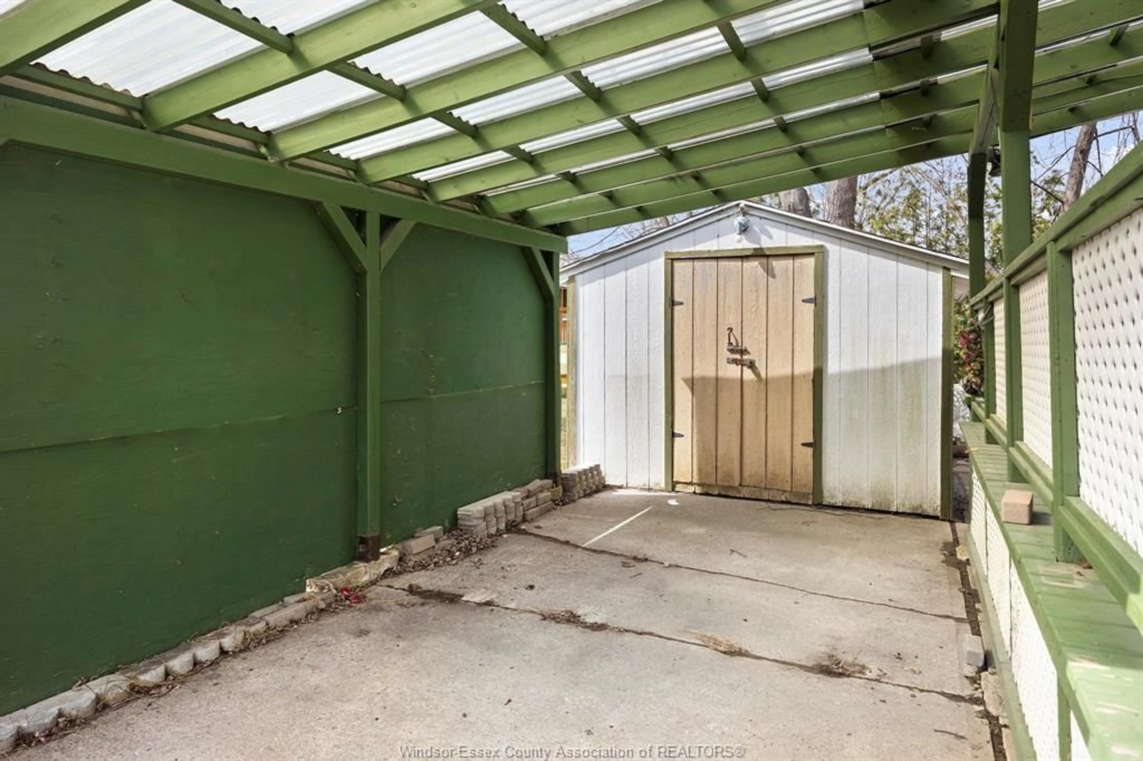 Shed for 111 DANA Dr, Essex Ontario N8M 2A1