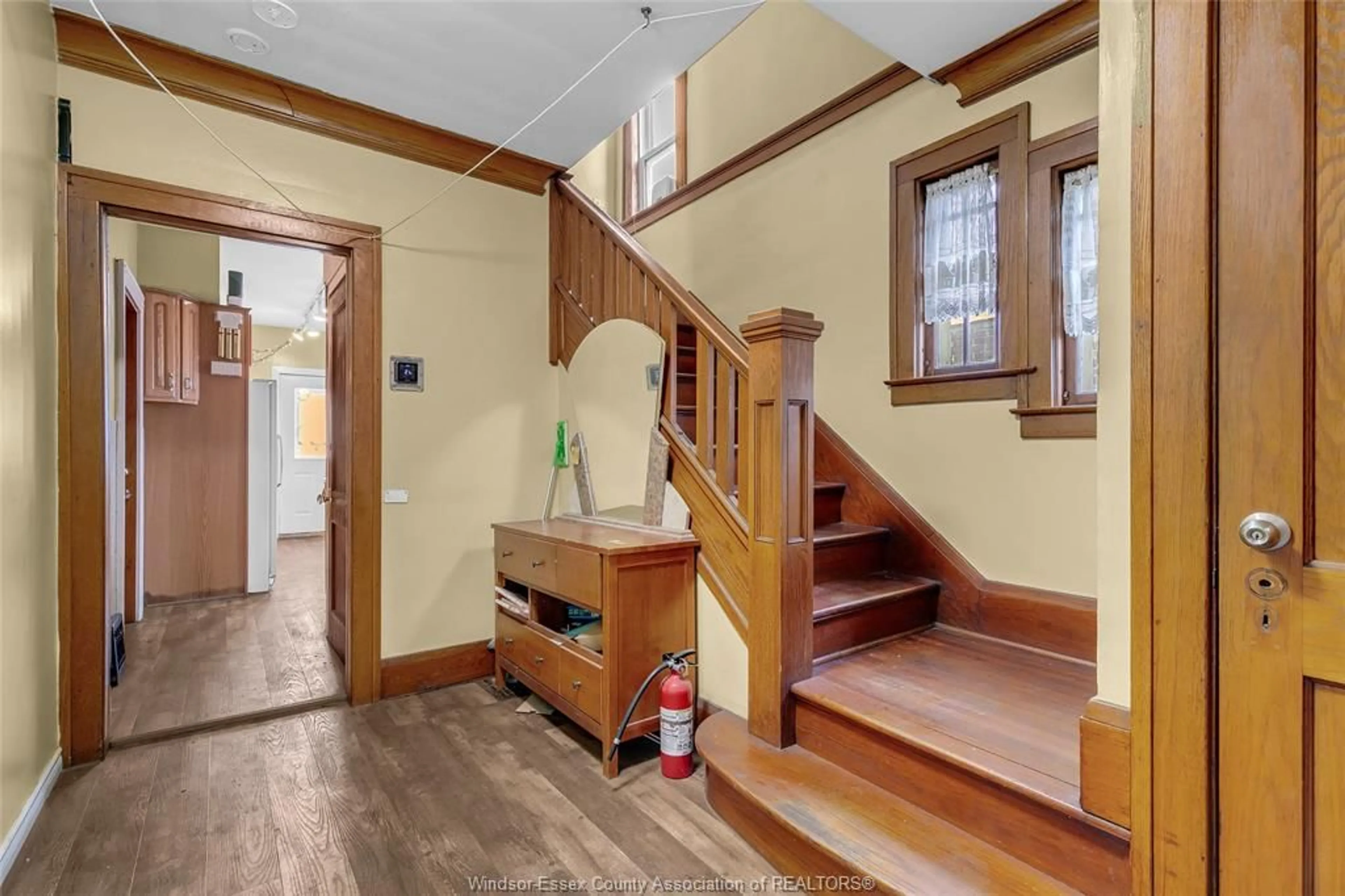 Indoor foyer for 369 RANKIN, Windsor Ontario N9B 2R6