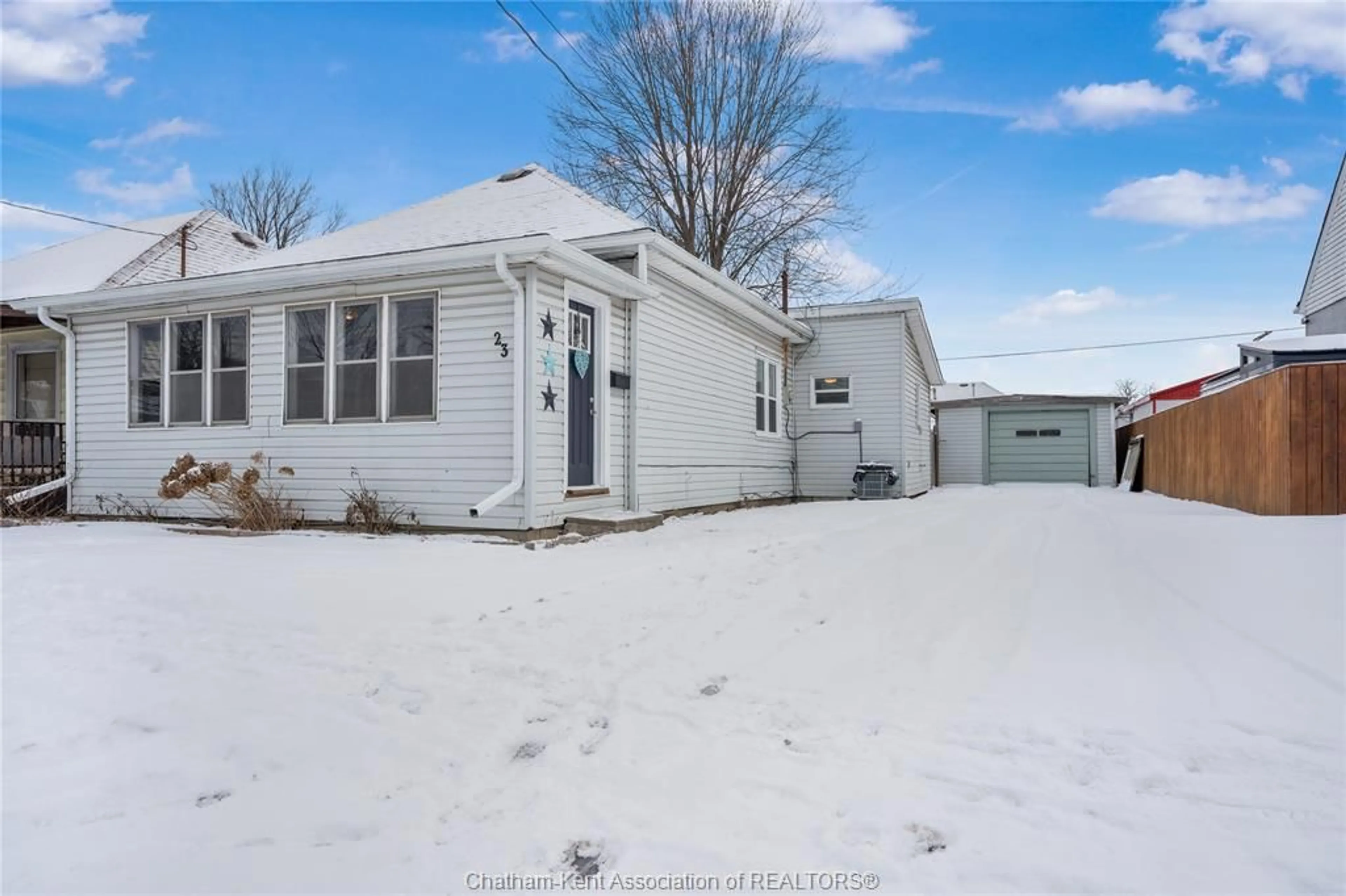 A pic from outside/outdoor area/front of a property/back of a property/a pic from drone, street for 23 DEGGE St, Chatham Ontario N7M 4X3