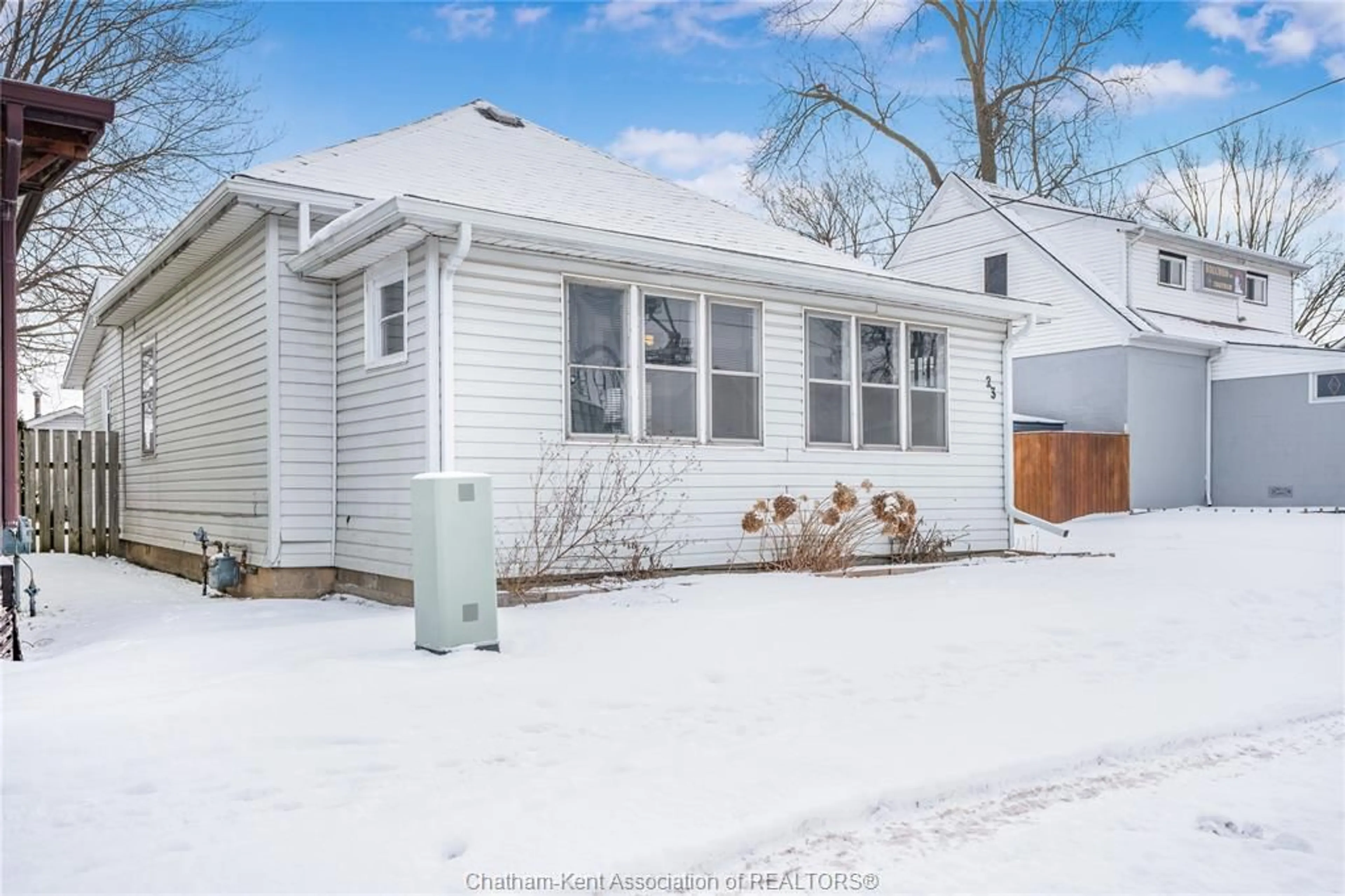 Home with vinyl exterior material, street for 23 DEGGE St, Chatham Ontario N7M 4X3