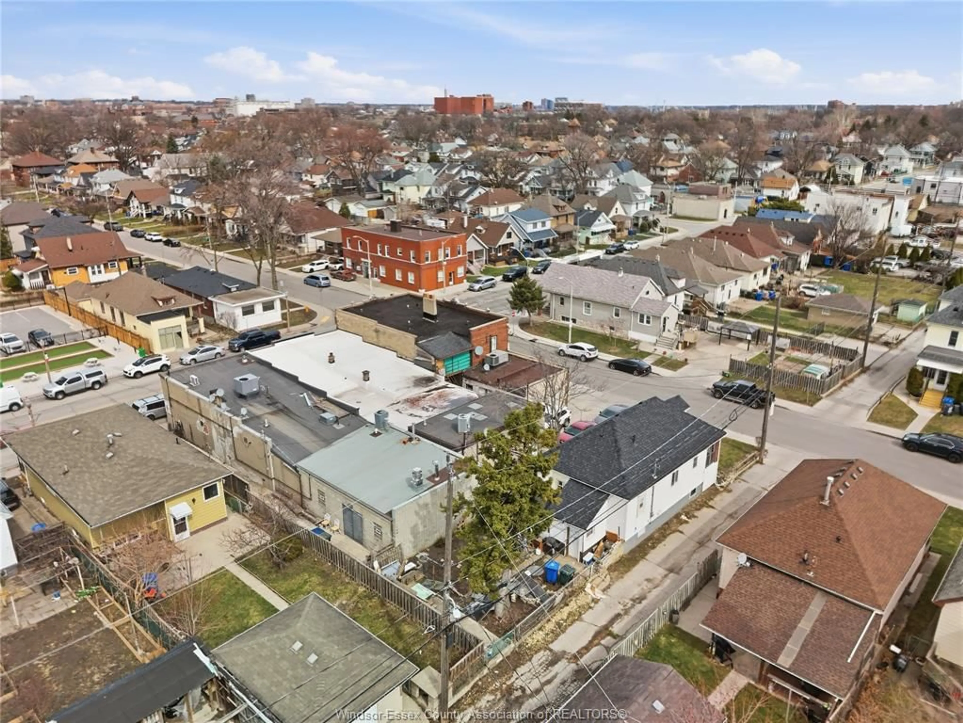 A pic from outside/outdoor area/front of a property/back of a property/a pic from drone, street for 1023 HALL Ave, Windsor Ontario N9A 2M6