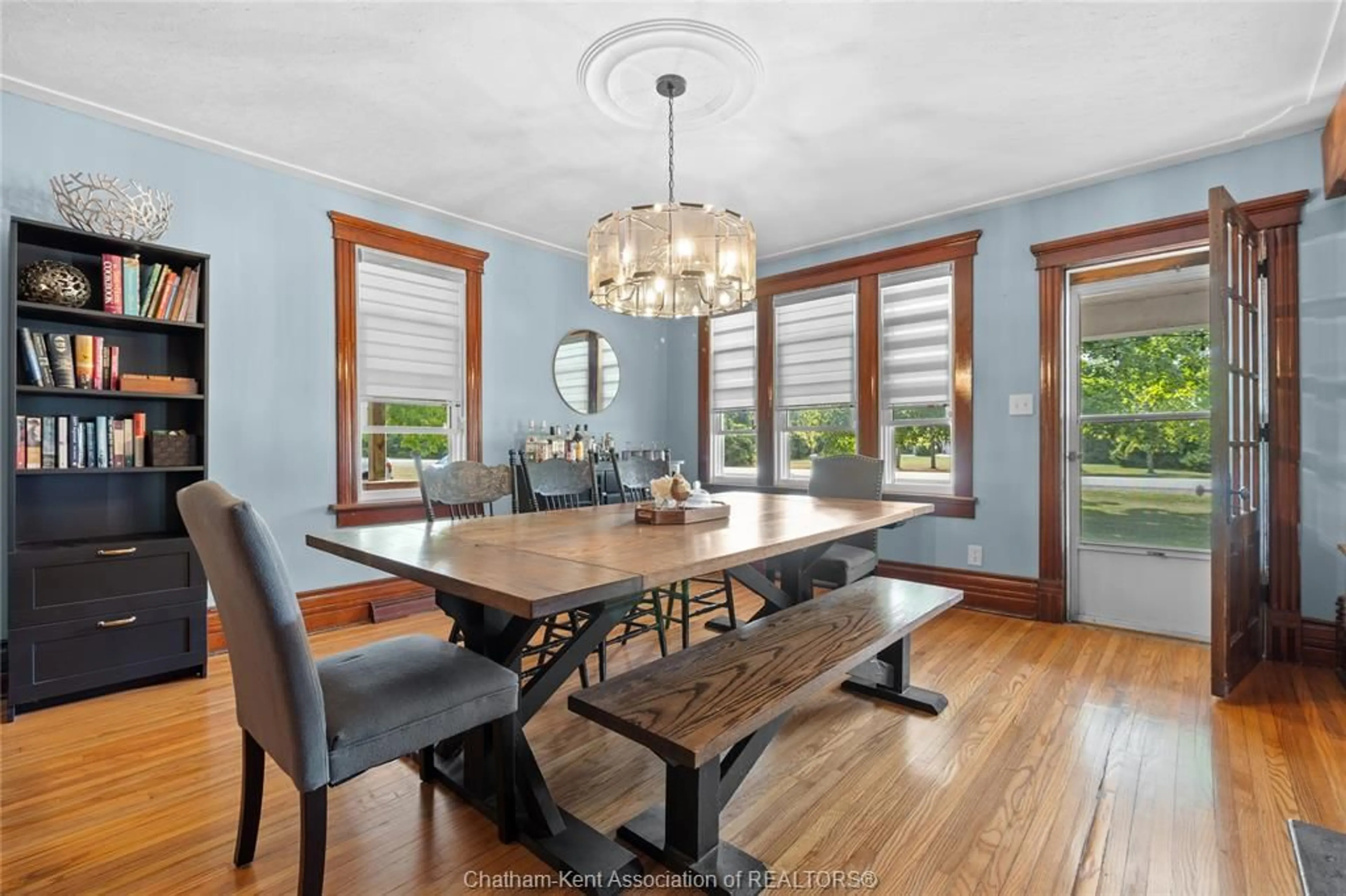 Dining room, wood/laminate floor for 7783 Talbot Trail, Blenheim Ontario N0P 1A0
