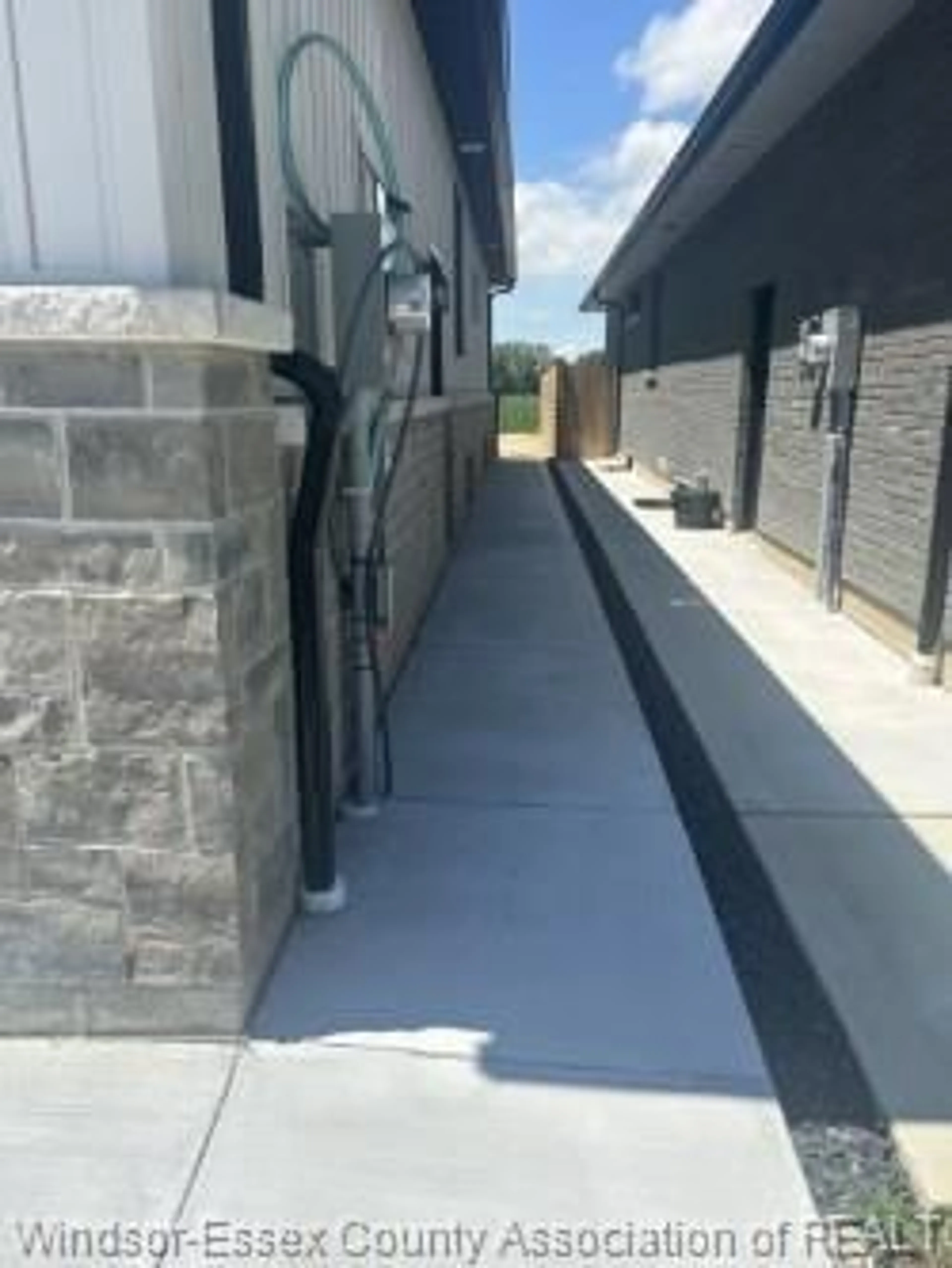 Patio, street for 99 VALENCIA Dr, Chatham Ontario N7L 0G3