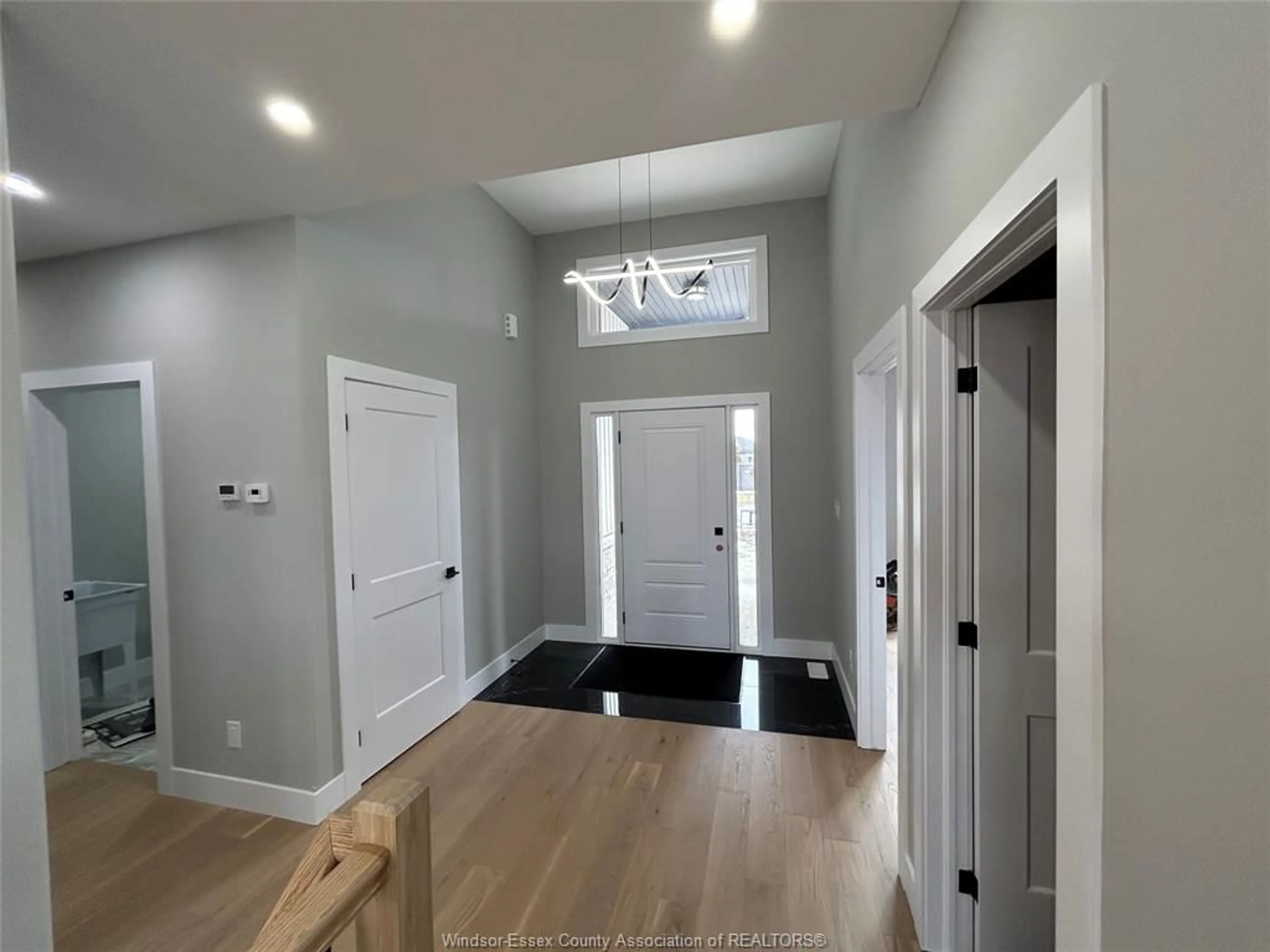 Indoor entryway for 99 VALENCIA Dr, Chatham Ontario N7L 0G3